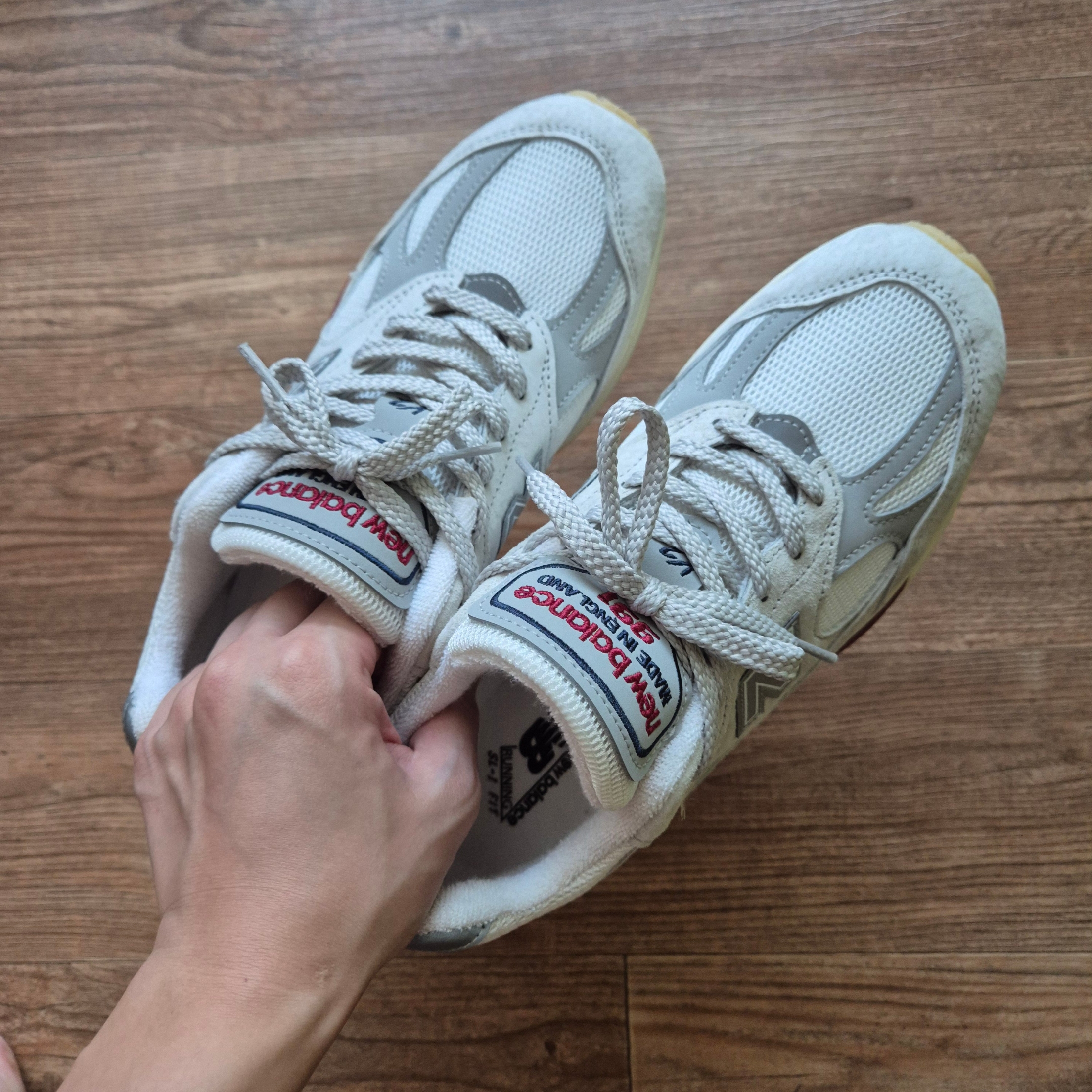 New Balance 991v2 Made in UK Off White Blanc De Blanc 착용 스타일 - 3