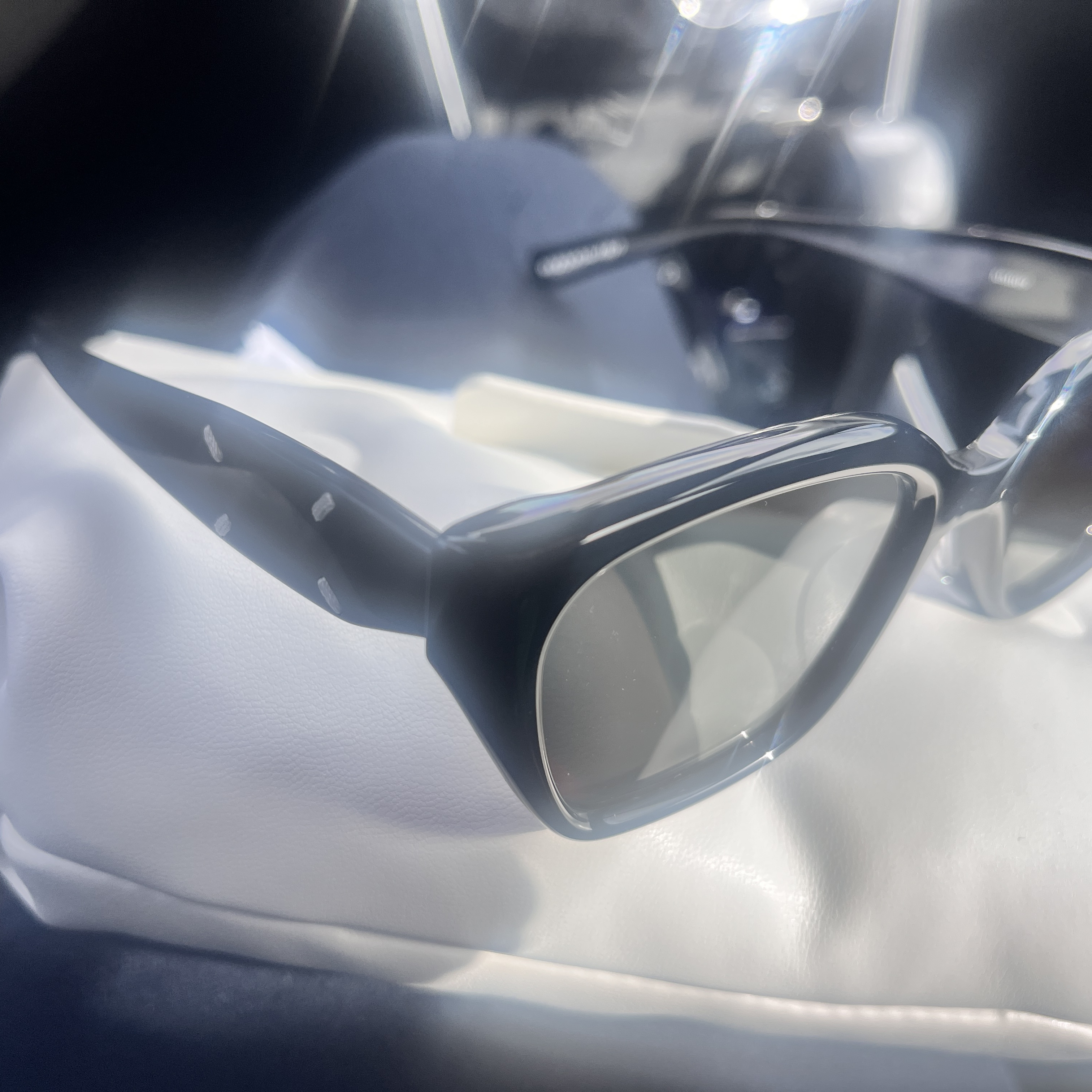 Gentle Monster x Maison Margiela MM109 Black Black 착용 스타일 - 1