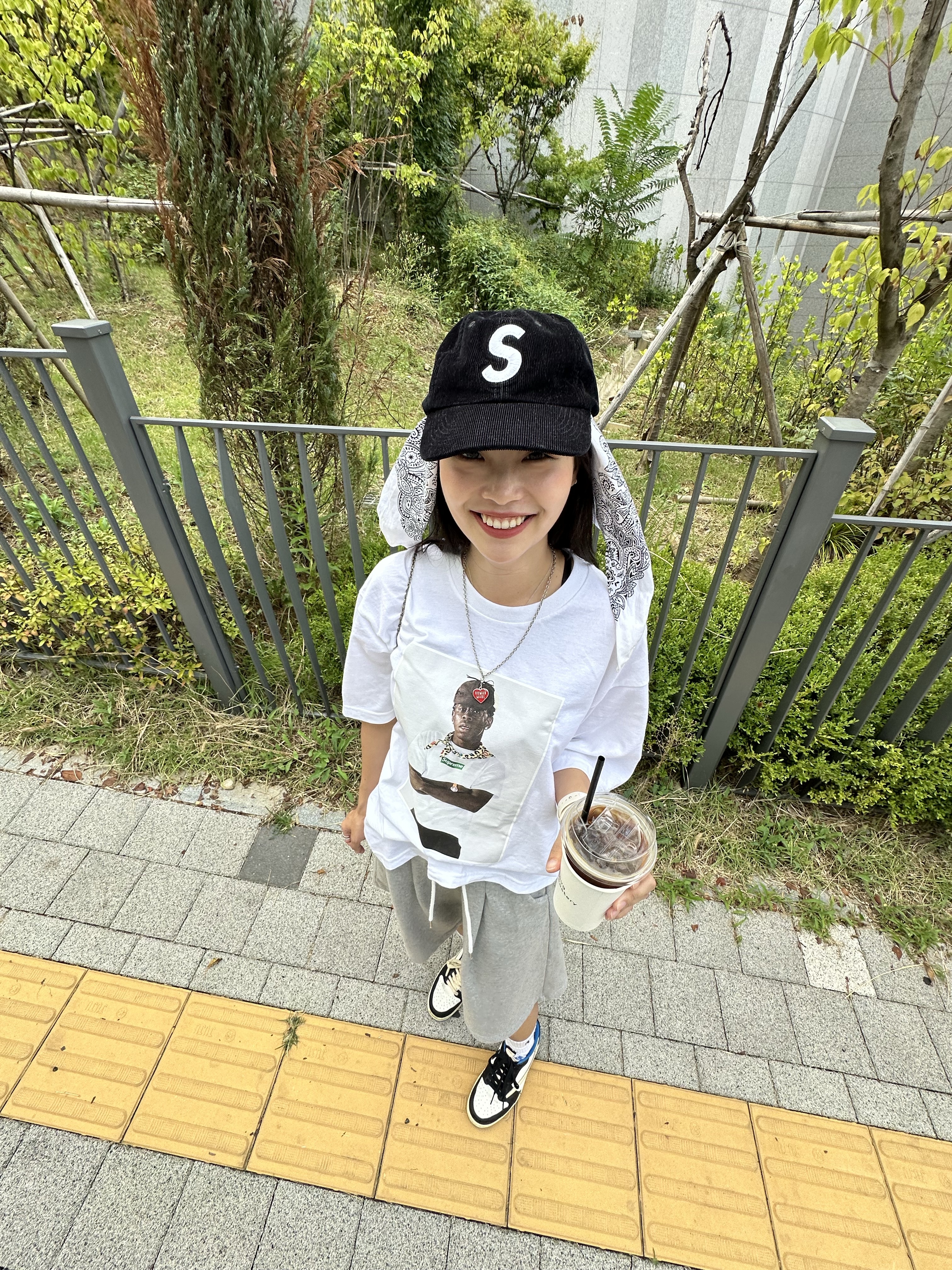 Supreme Tyler The Creator T-Shirt White - 24FW, Human Made Five Heart Necklace Silver 착용 스타일 - 4