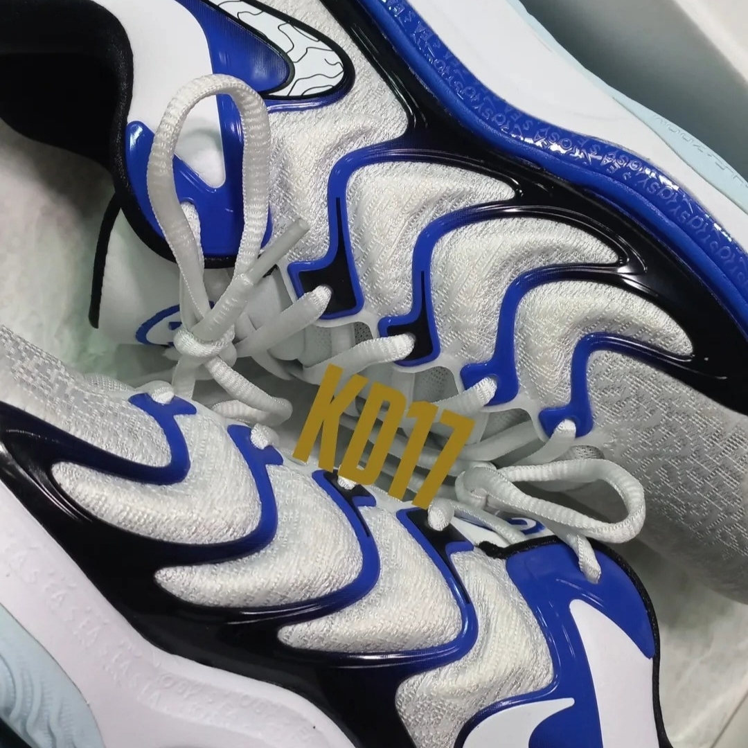 Nike KD 17 EP White Black 착용 스타일