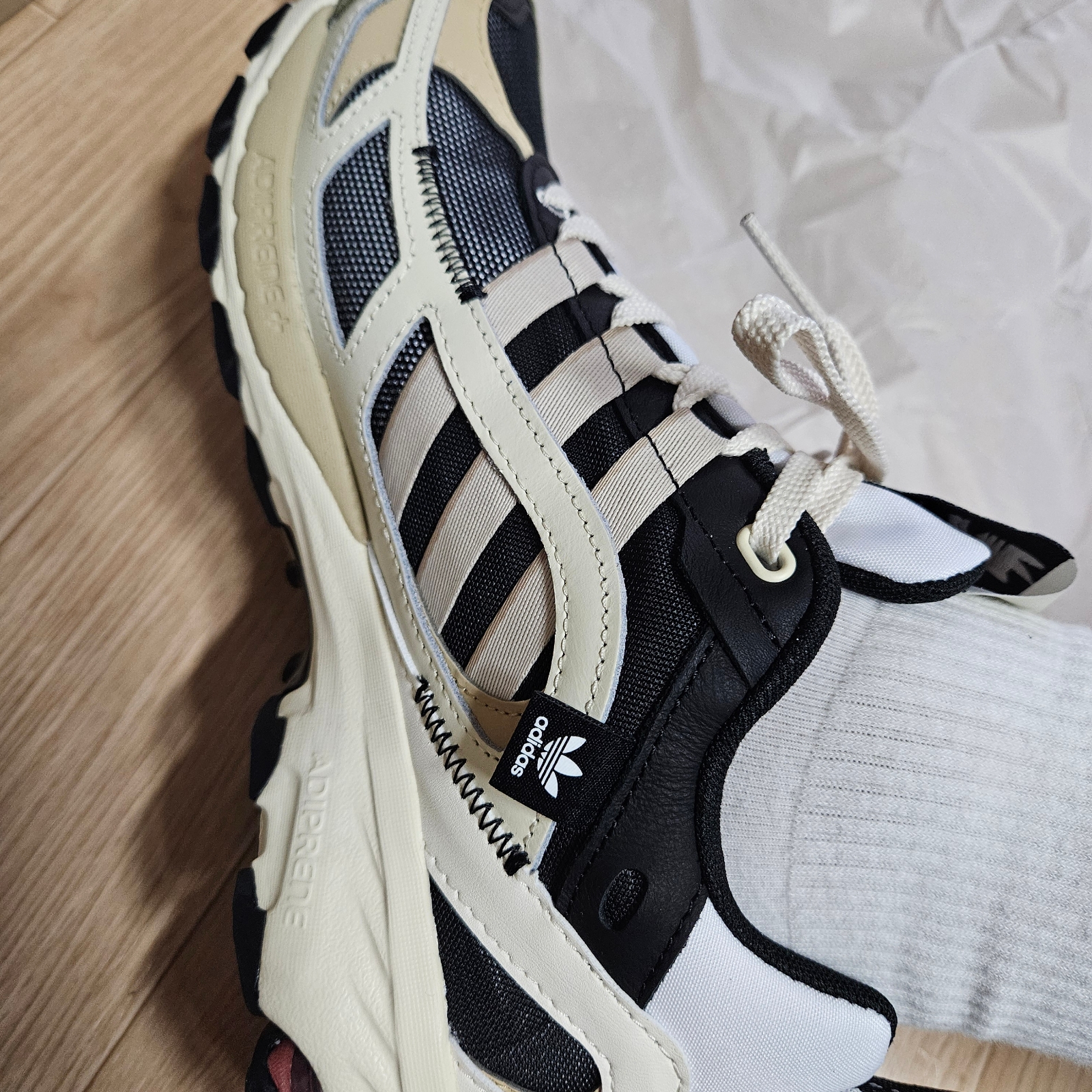 Adidas x Song for the Mute Shadowturf Core Black 착용 스타일 - 2