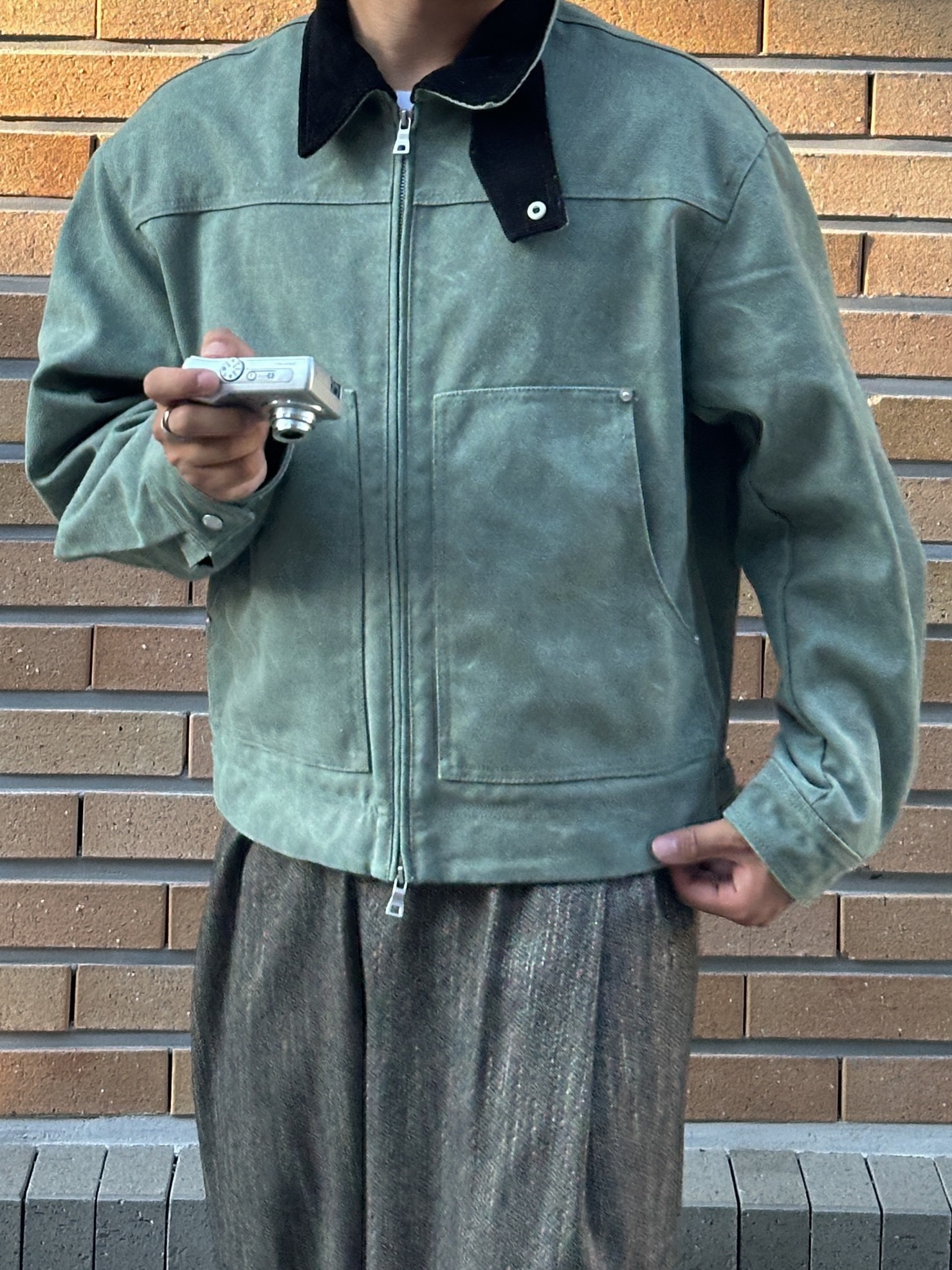 Amomento Tweed Two Tuck Wide Pants Charcoal - 24FW, New Balance 991 Made in UK Cream Beige 착용 스타일 - 4