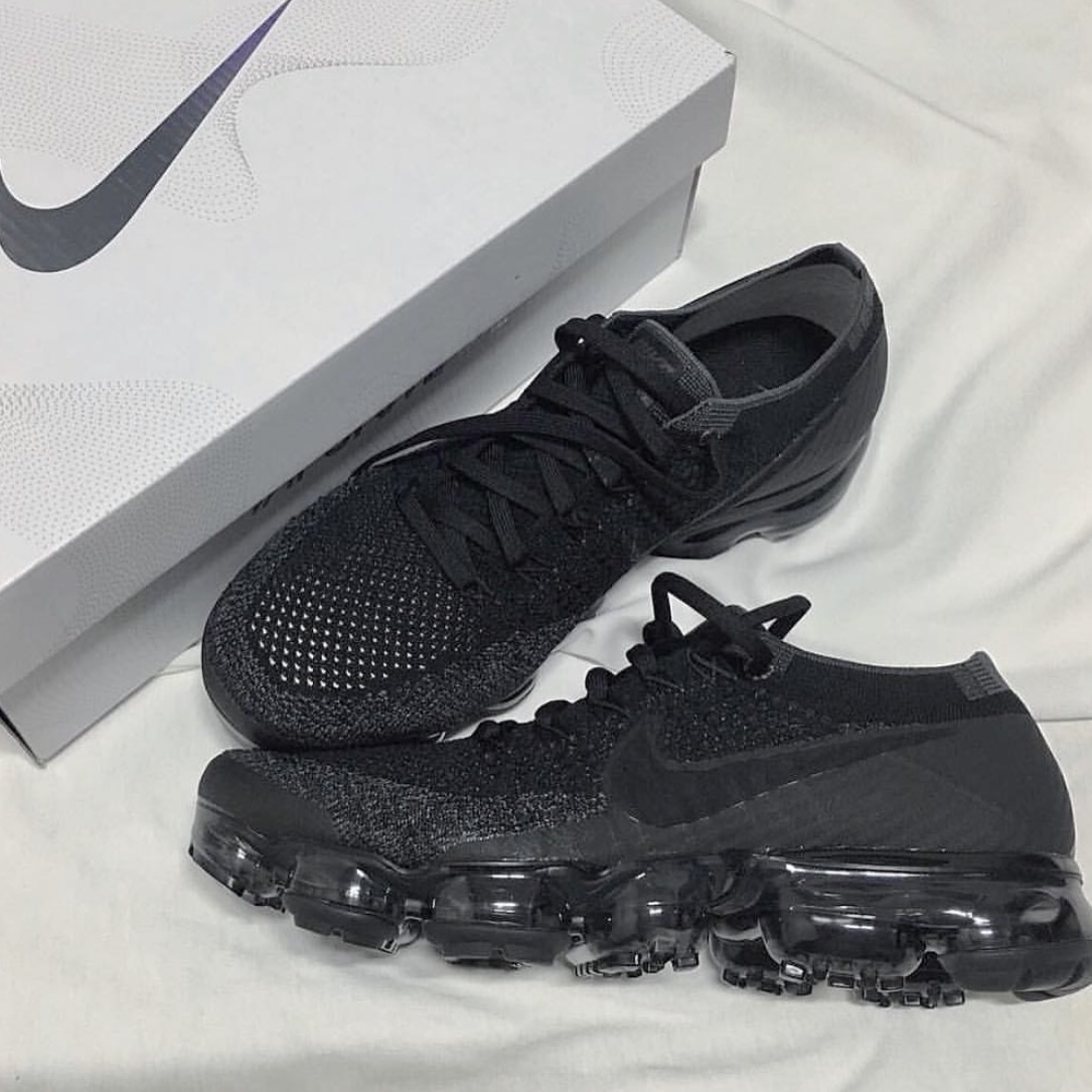 Nike Air VaporMax 2023 Flyknit Triple Black 착용 스타일