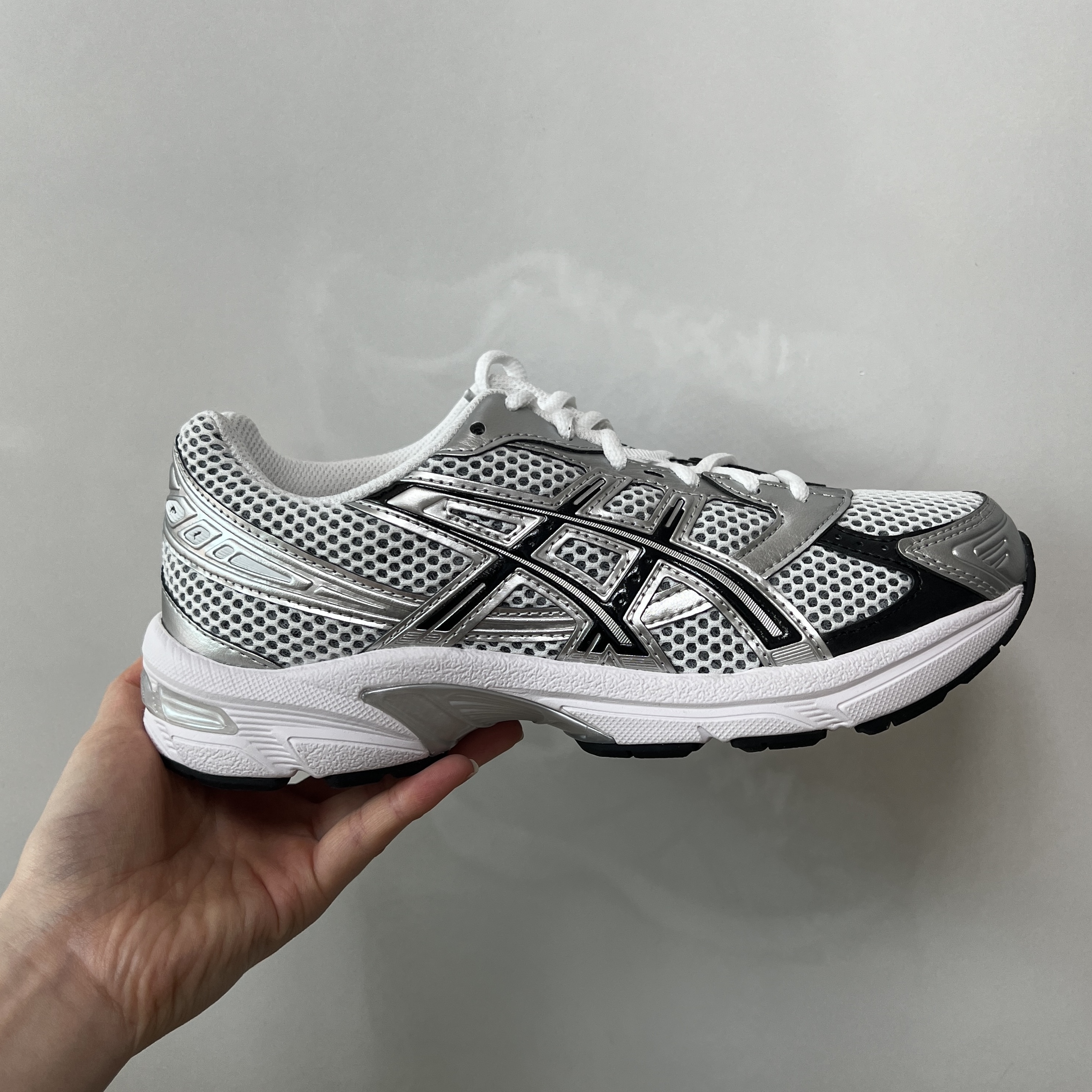 Asics Gel-1130 White Black 착용 스타일