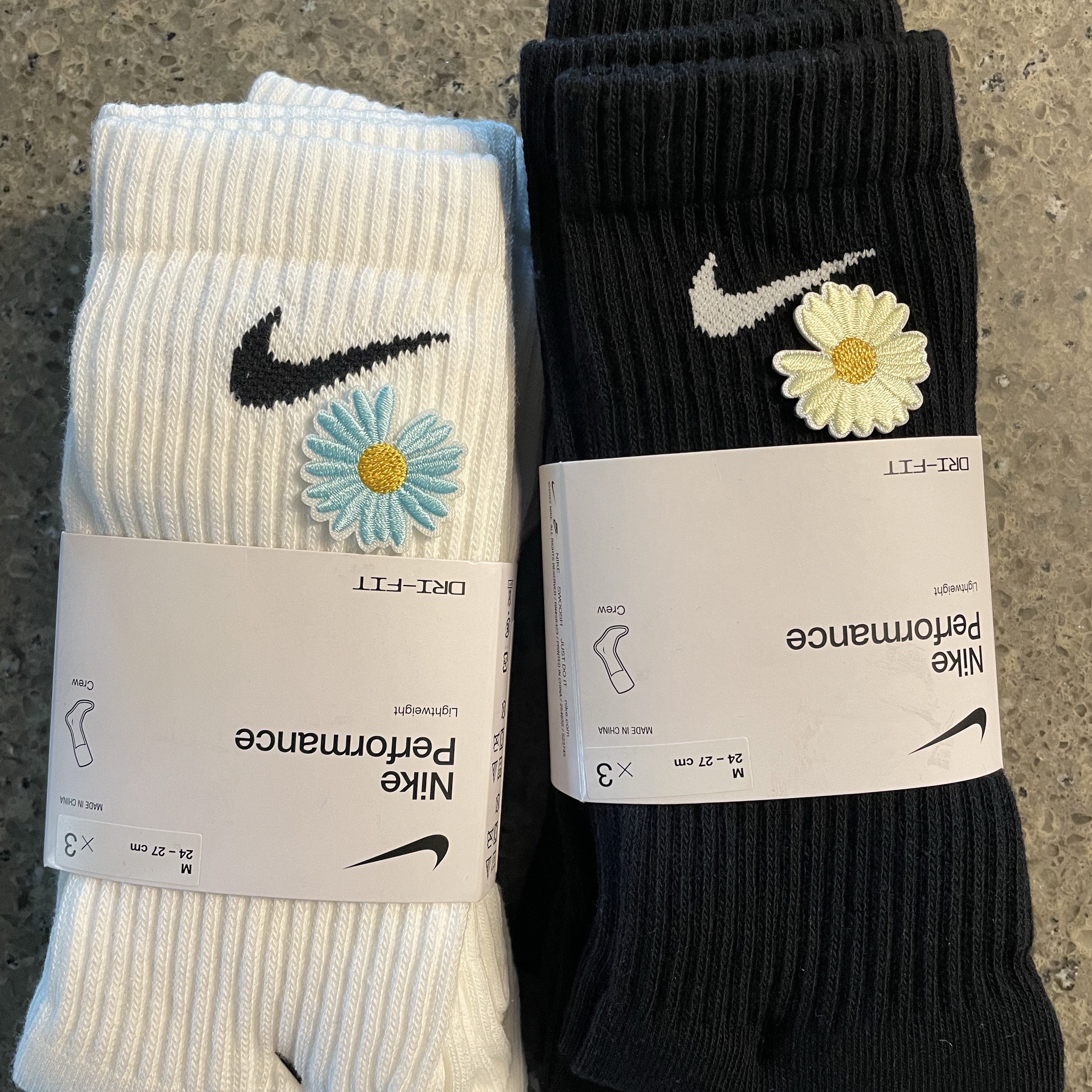 Nike Everyday Cushioned Training Crew Socks Black (3 Pack/Korean Ver.) 착용 스타일 - 2