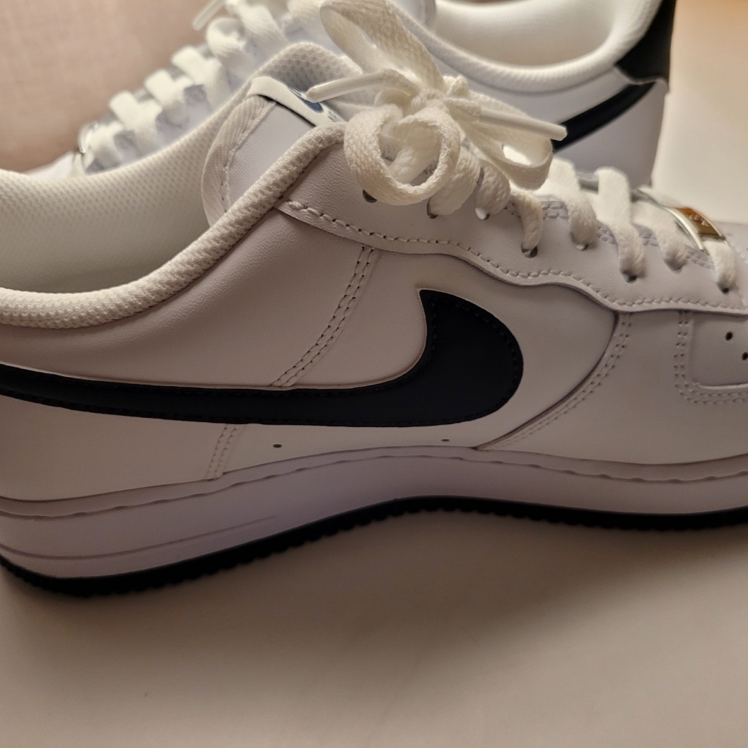Nike Air Force 1 '07 White Midnight Navy 착용 스타일 - 3