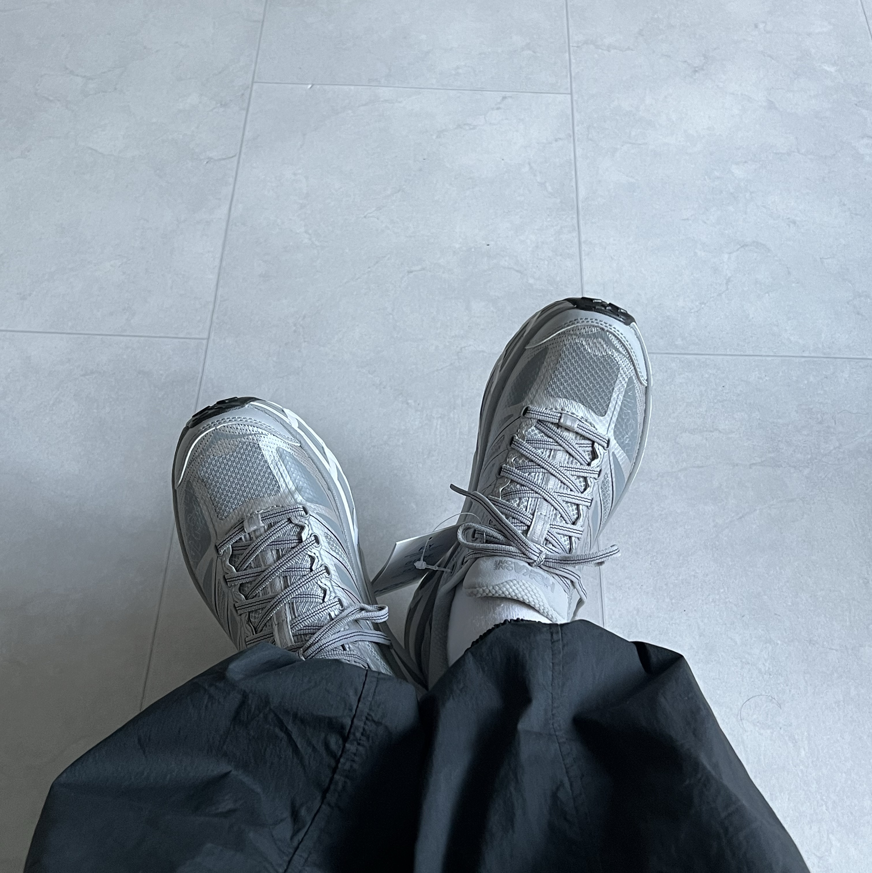 Hoka Mafate Speed 2 Stellar Grey Galactic Grey 착용 스타일
