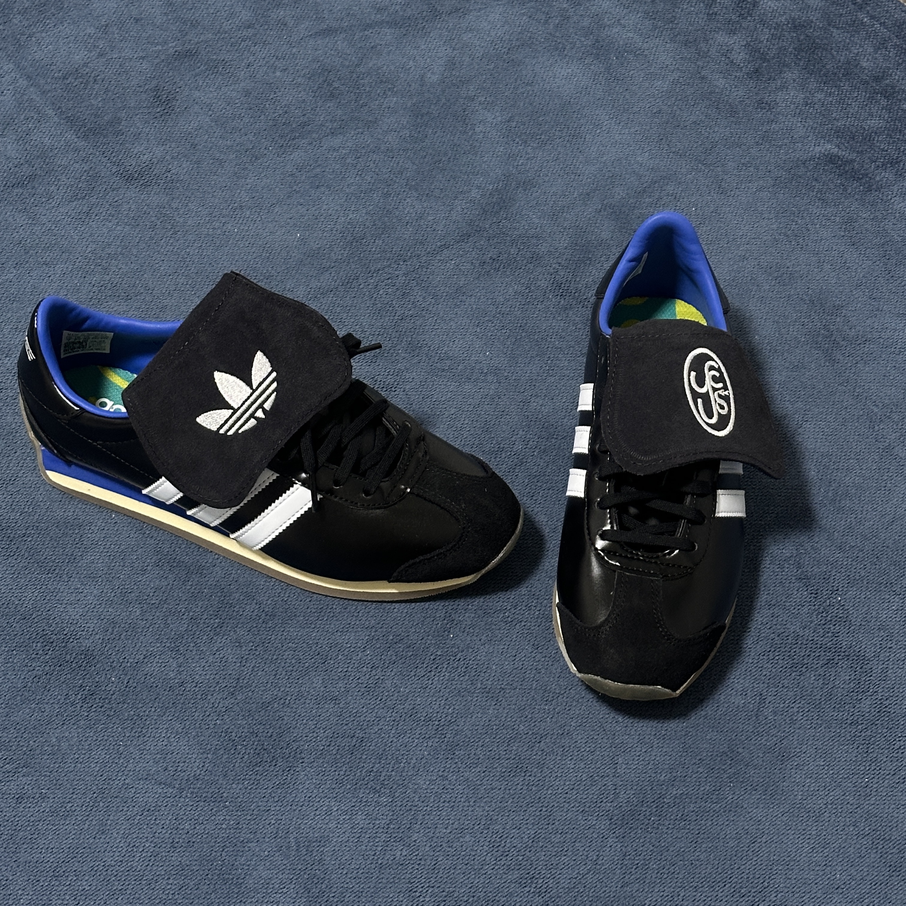 Adidas x Yeseyesee Country OG Core Black Cloud White 착용 스타일