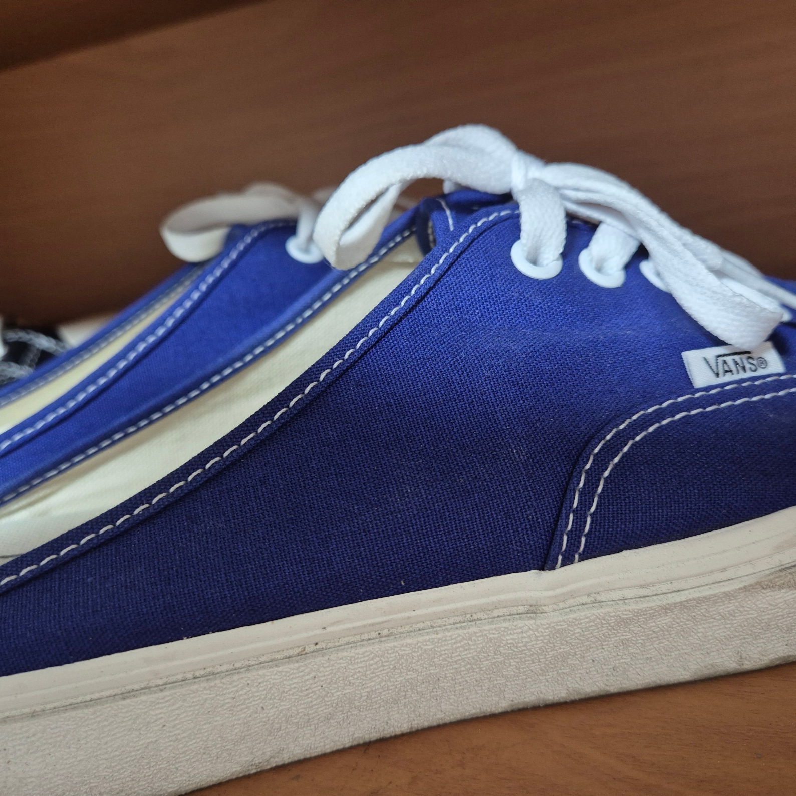 Vans Canvas Authentic Mule Blue 착용 스타일