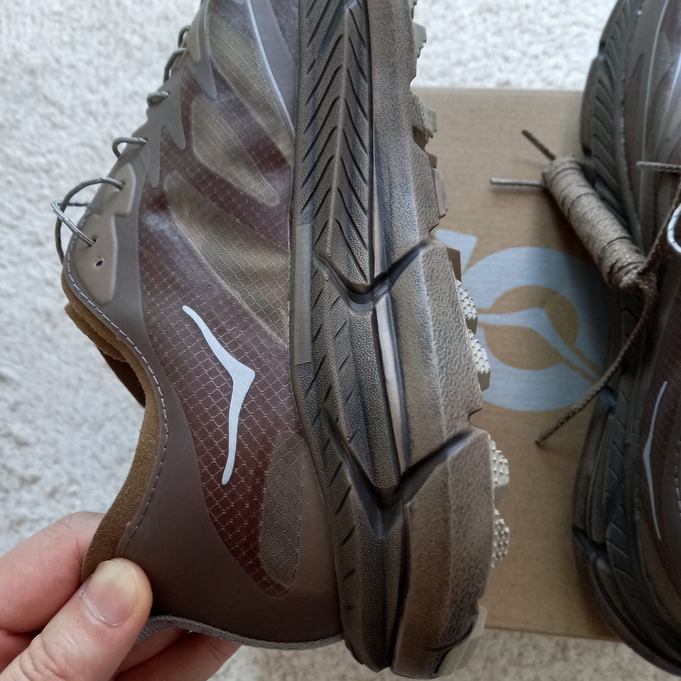 Hoka x Satisfy Mafate Speed 4 Lite Rubber 착용 스타일 - 8