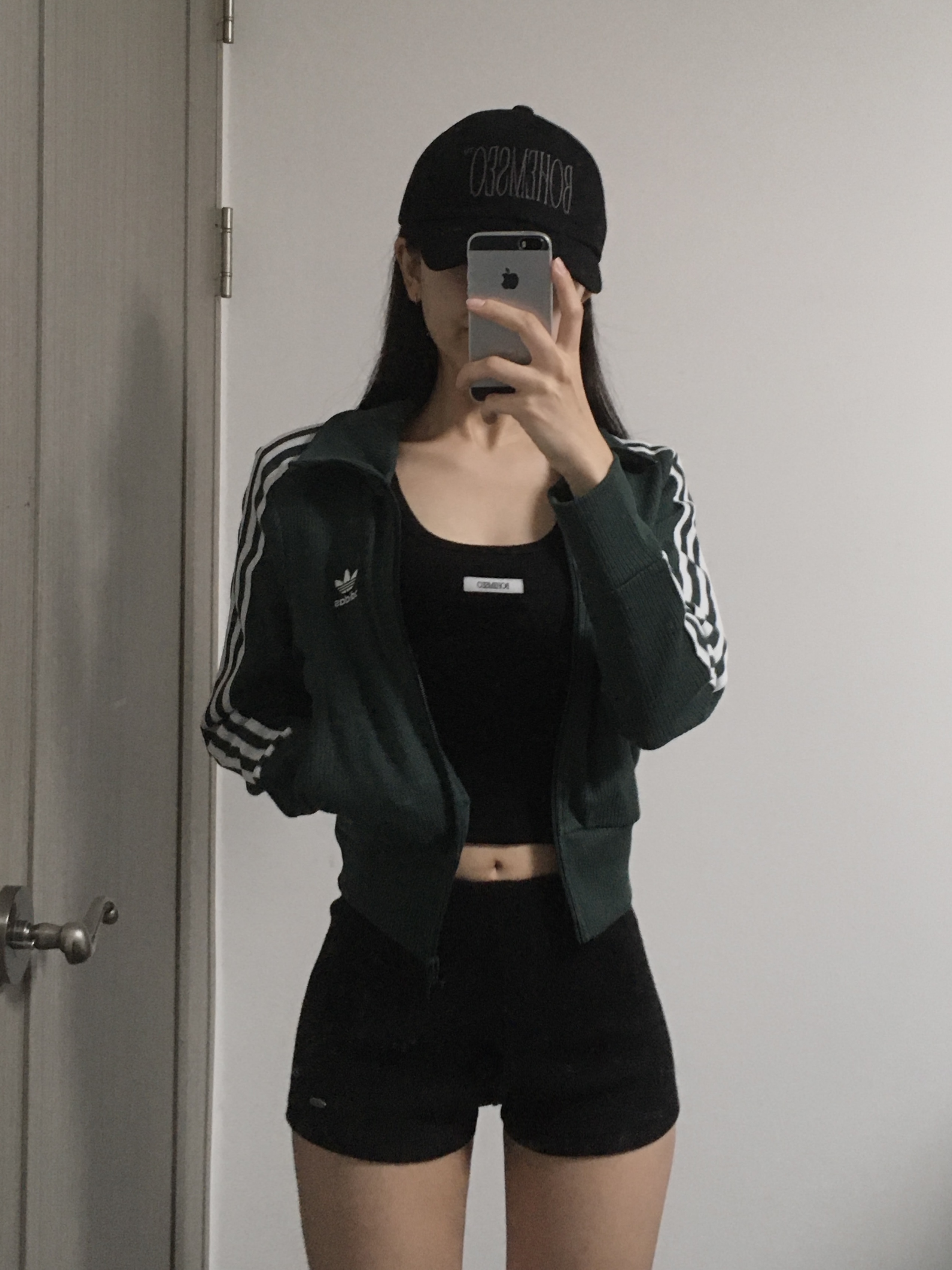 (W) Adidas Knitted Top Mineral Green - KR Sizing, (W) Bohemian Seoul Basic Sleeveless Crop Top Black 착용 스타일 - 1