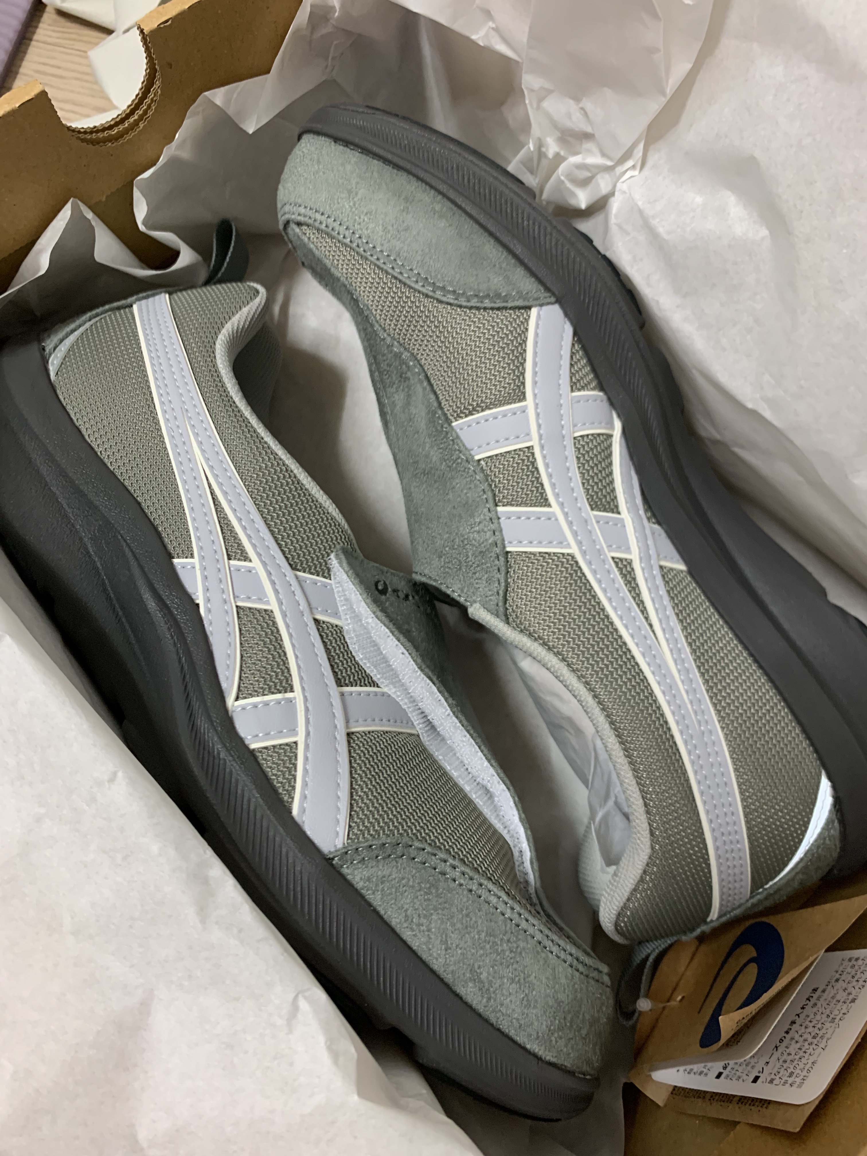 Asics Life Walker 010 Grey - 3E Wide 착용 스타일