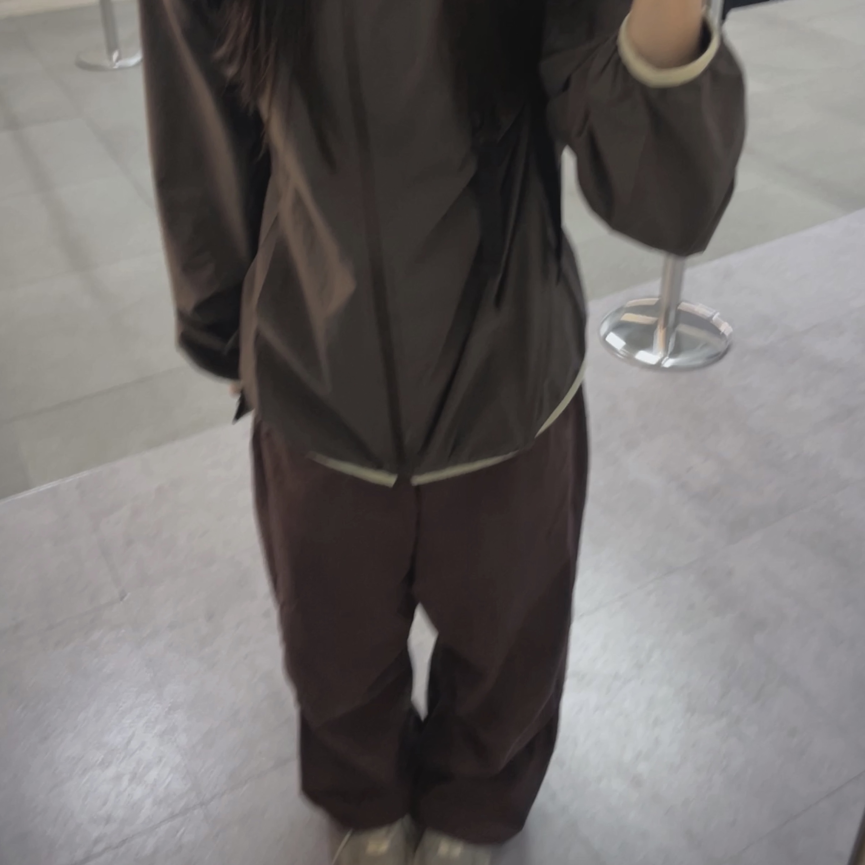 Mischief Rhombus Lightweight Track Jacket Brown 착용 스타일 - 1