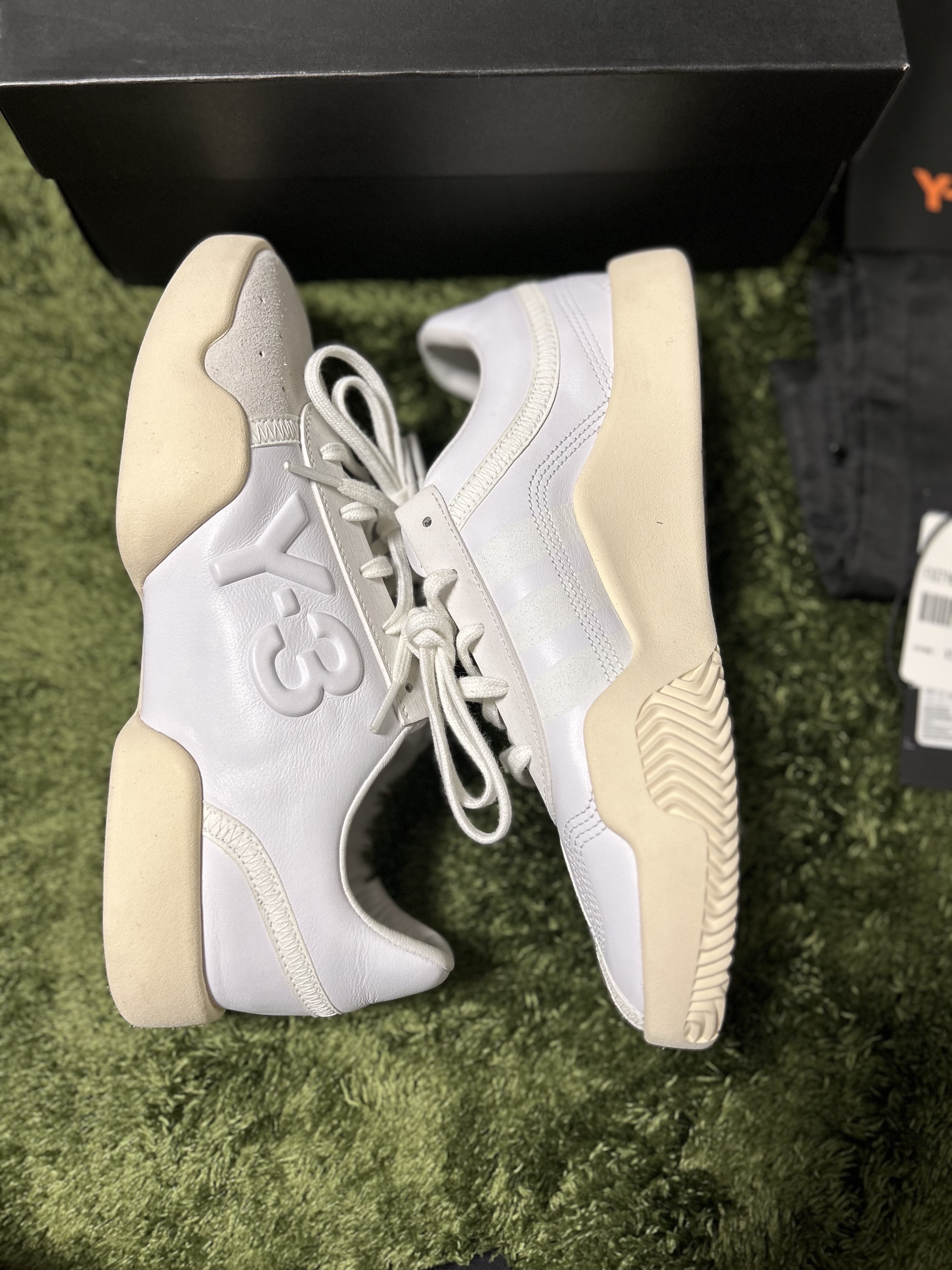 Y-3 Yunu White Ecru Tint 착용 스타일 - 4