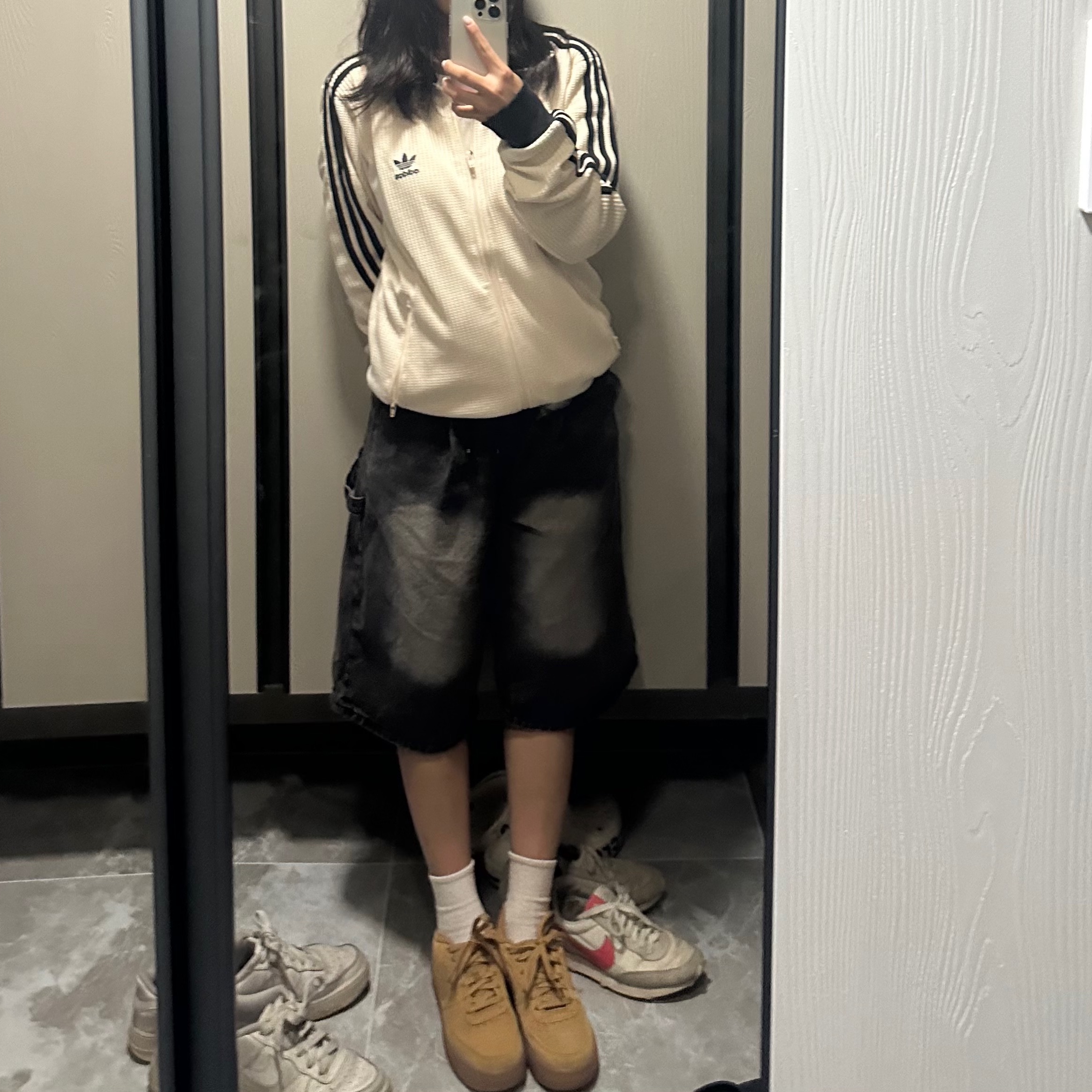 Adidas Waffle Beckenbauer Track Top Wonder White - KR Sizing, (W) Nike Air Force 1 '07 WB Flax Wheat 착용 스타일