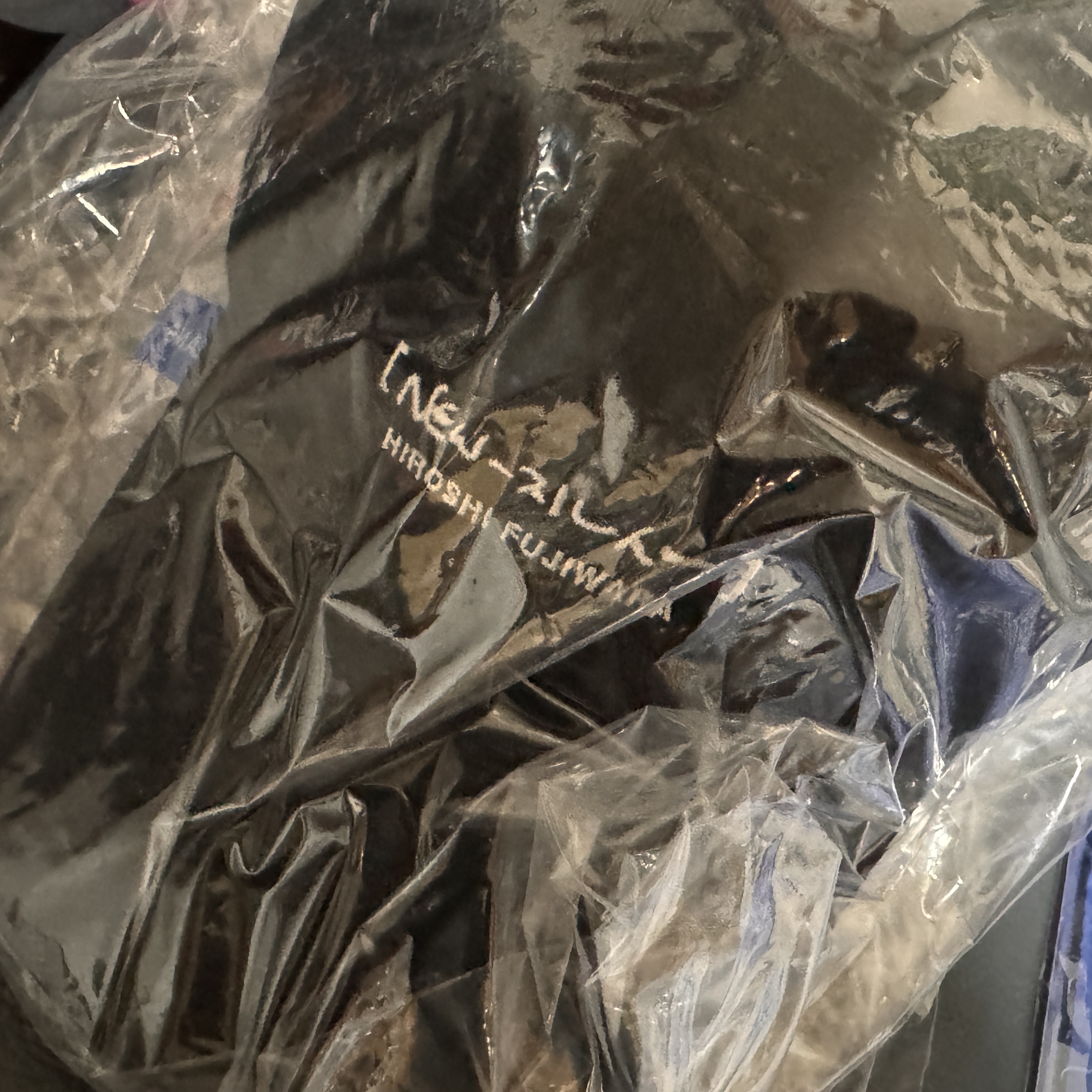 NewJeans x Hiroshi Fujiwara Coller Baseball Cap Black Ver. 1 착용 스타일