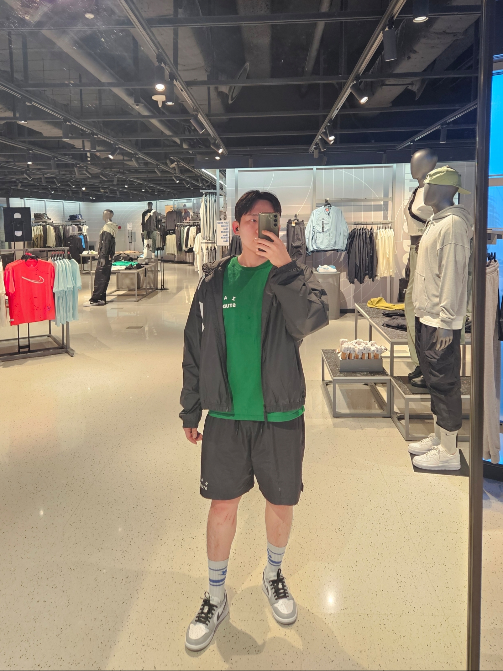 Nike Repel Lightweight Soccer Jacket Black White - US/EU, IAB Studio T-Shirt Green - 22FW 착용 스타일