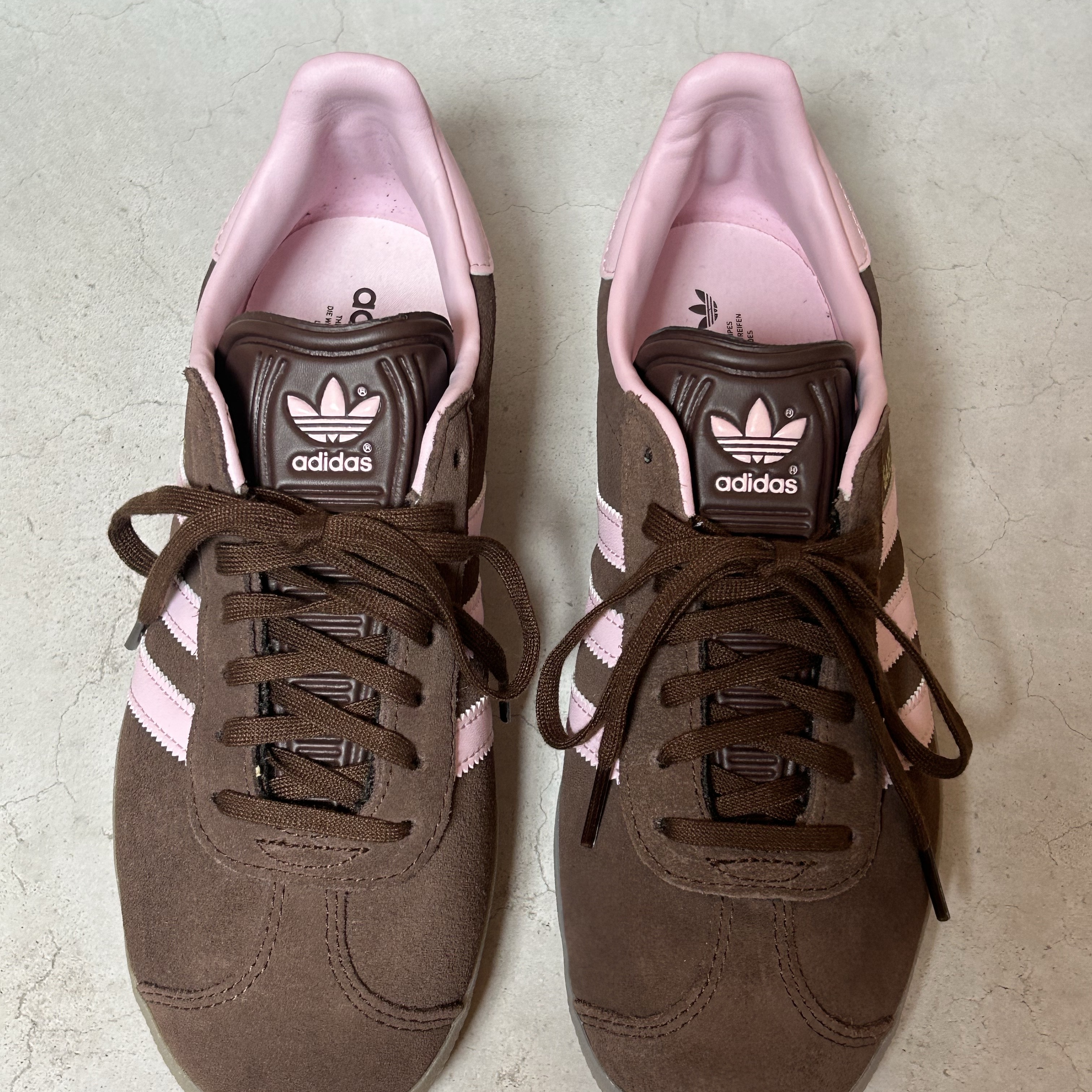 Adidas Gazelle Auburn Clear Pink 착용 스타일 - 2