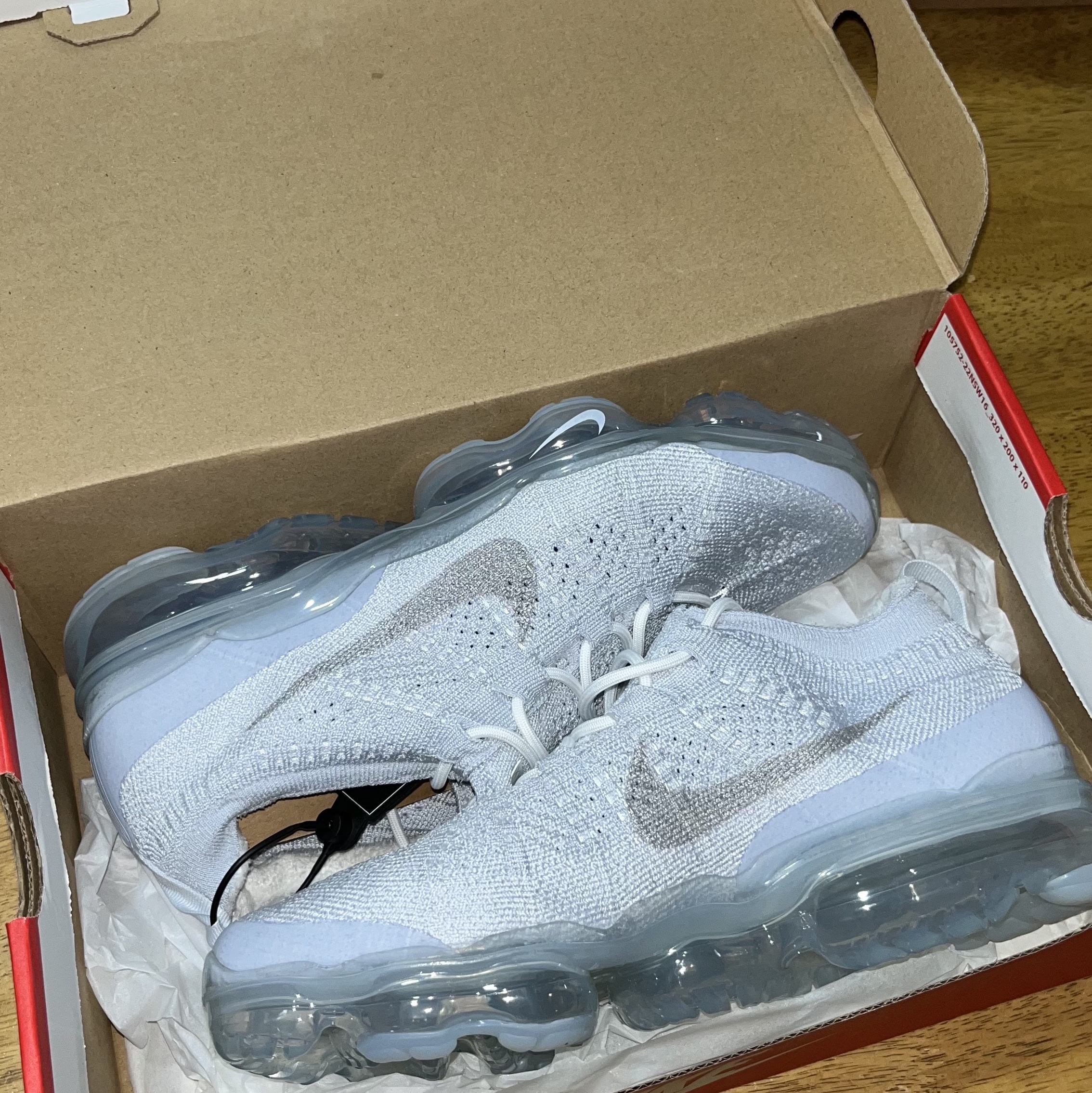 Nike Air VaporMax 2023 Flyknit Pure Platinum 착용 스타일