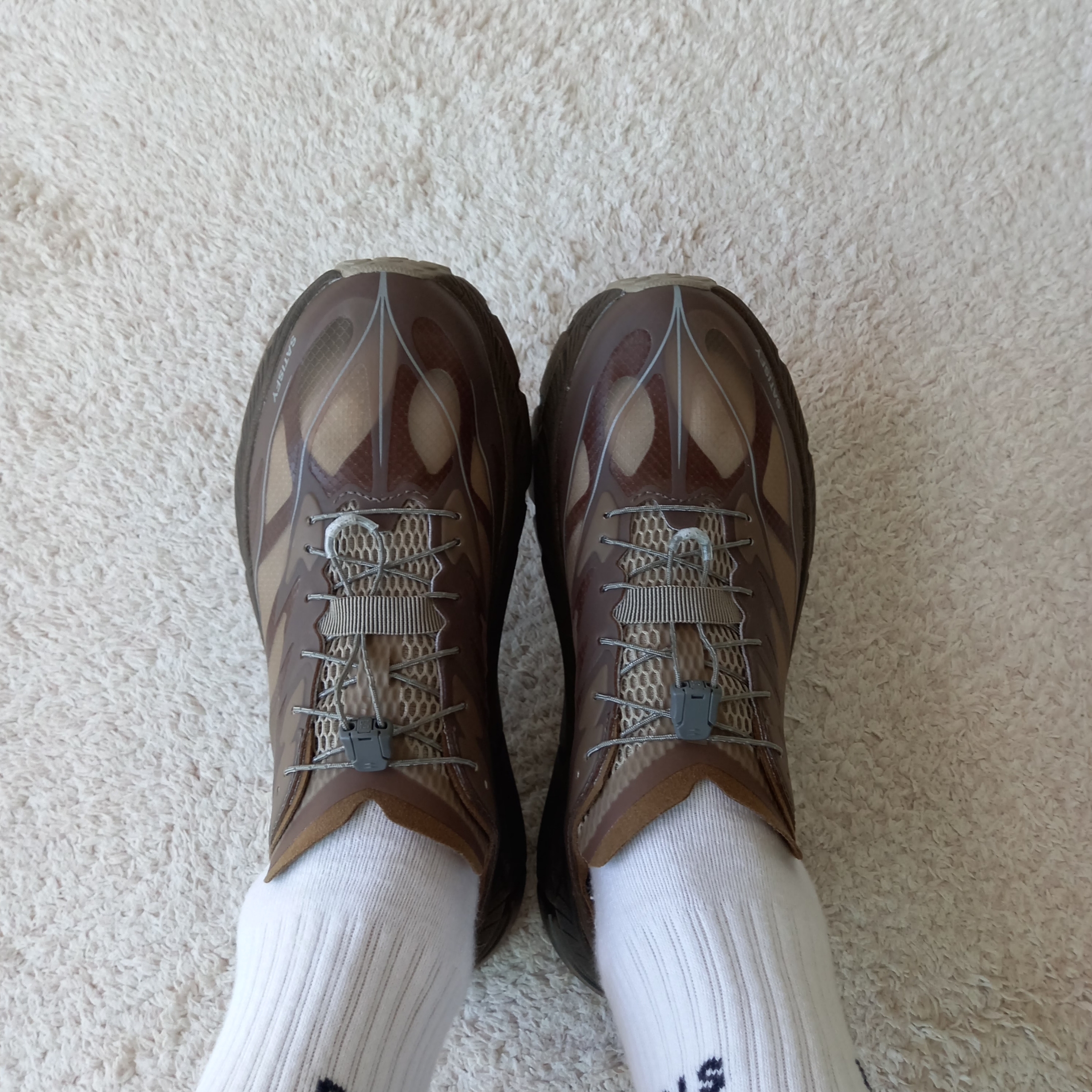 Hoka x Satisfy Mafate Speed 4 Lite Rubber 착용 스타일 - 2