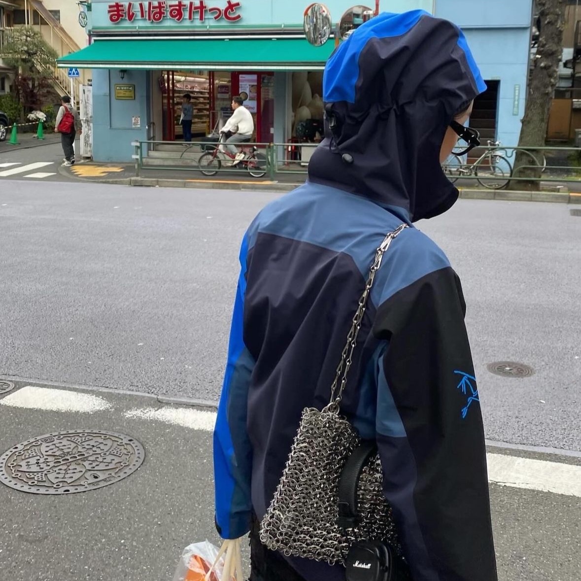 (W) Arc'teryx x Beams Beta Jacket Boro Blue 착용 스타일 - 2