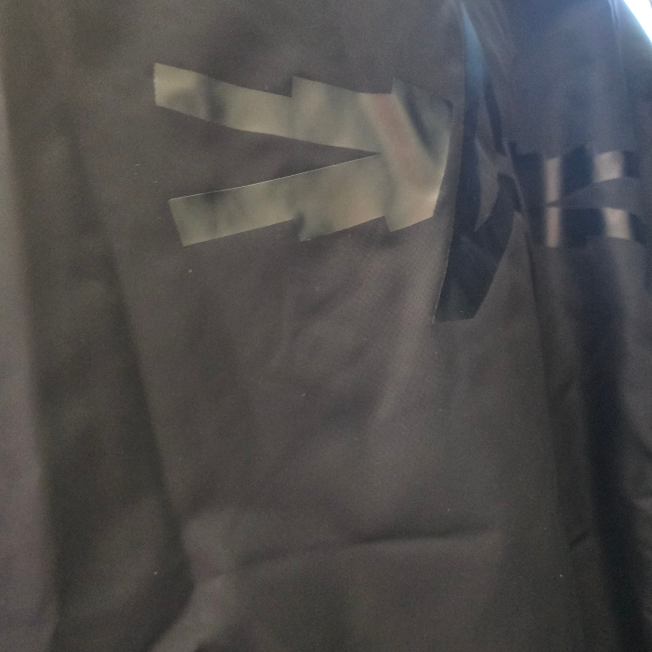 [LE SSERAFIM x Alpha Industries] MA-1 Flight Jacket 착용 스타일 - 1