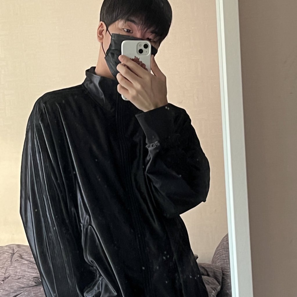Adidas Q3 Oversized Track Top Black - KR Sizing 착용 스타일