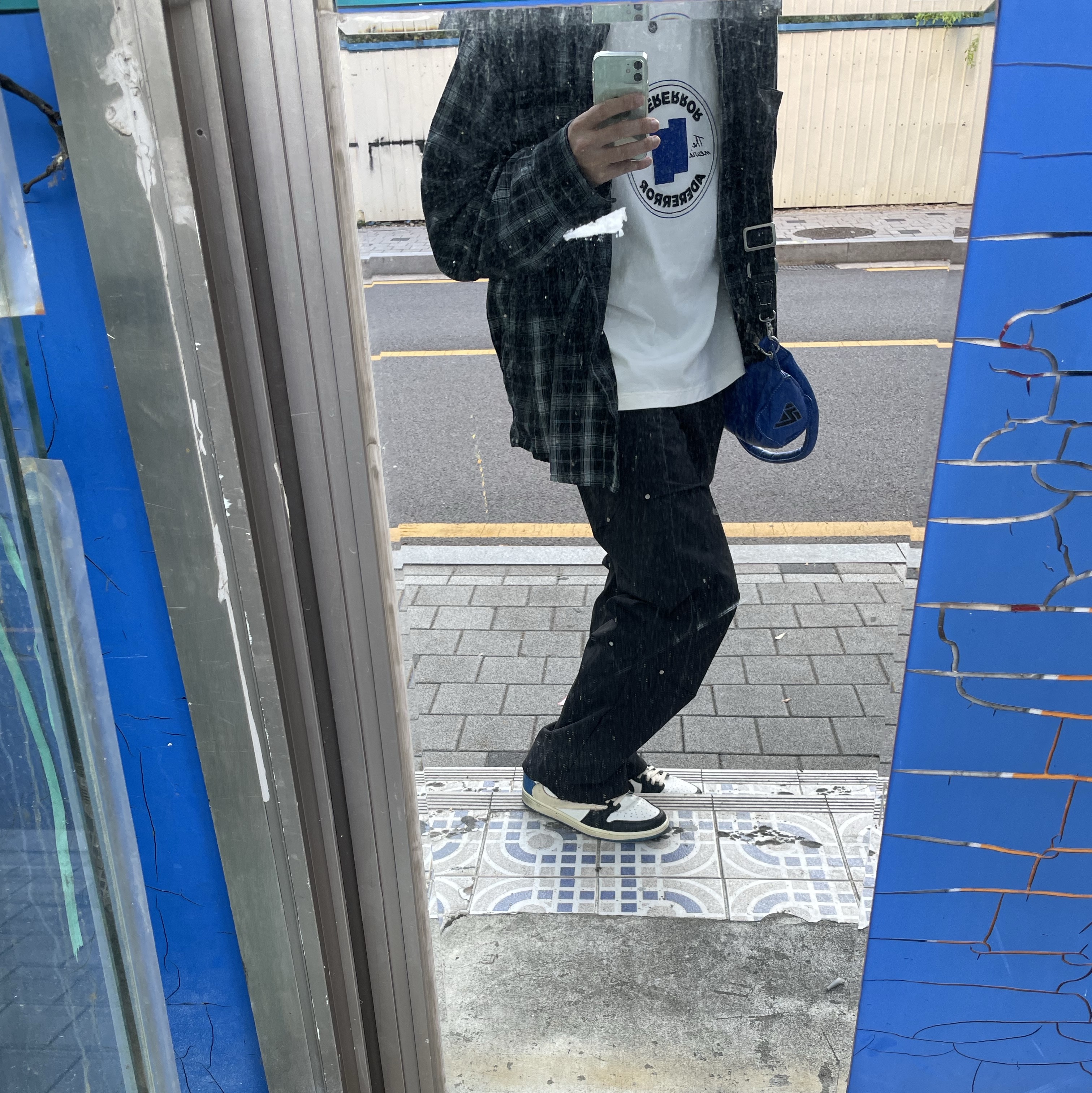 Jordan 1 x Travis Scott x Fragment Retro Low OG SP Military Blue 착용 스타일