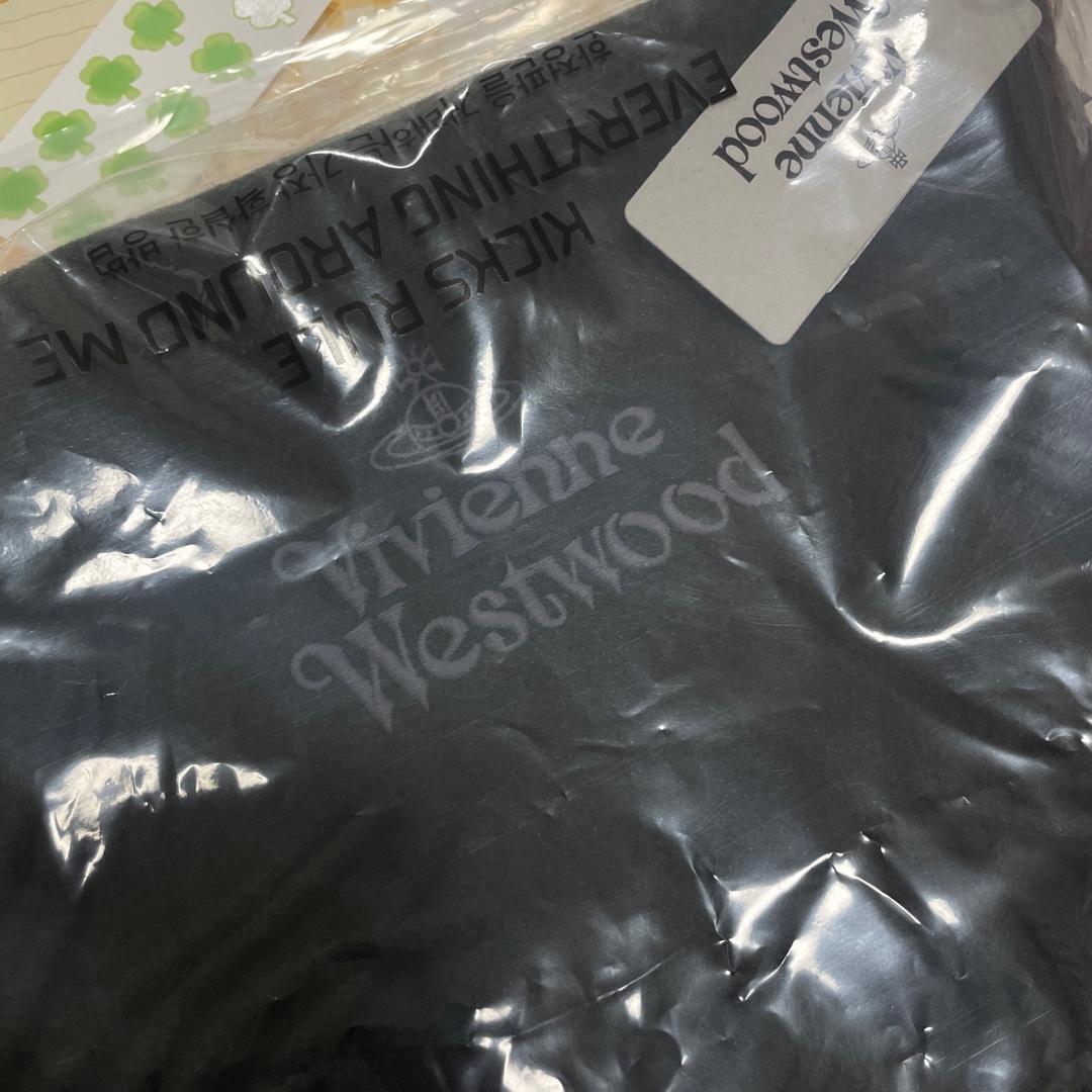 Vivienne Westwood Embroidered Logo Muffler Anthracite 착용 스타일