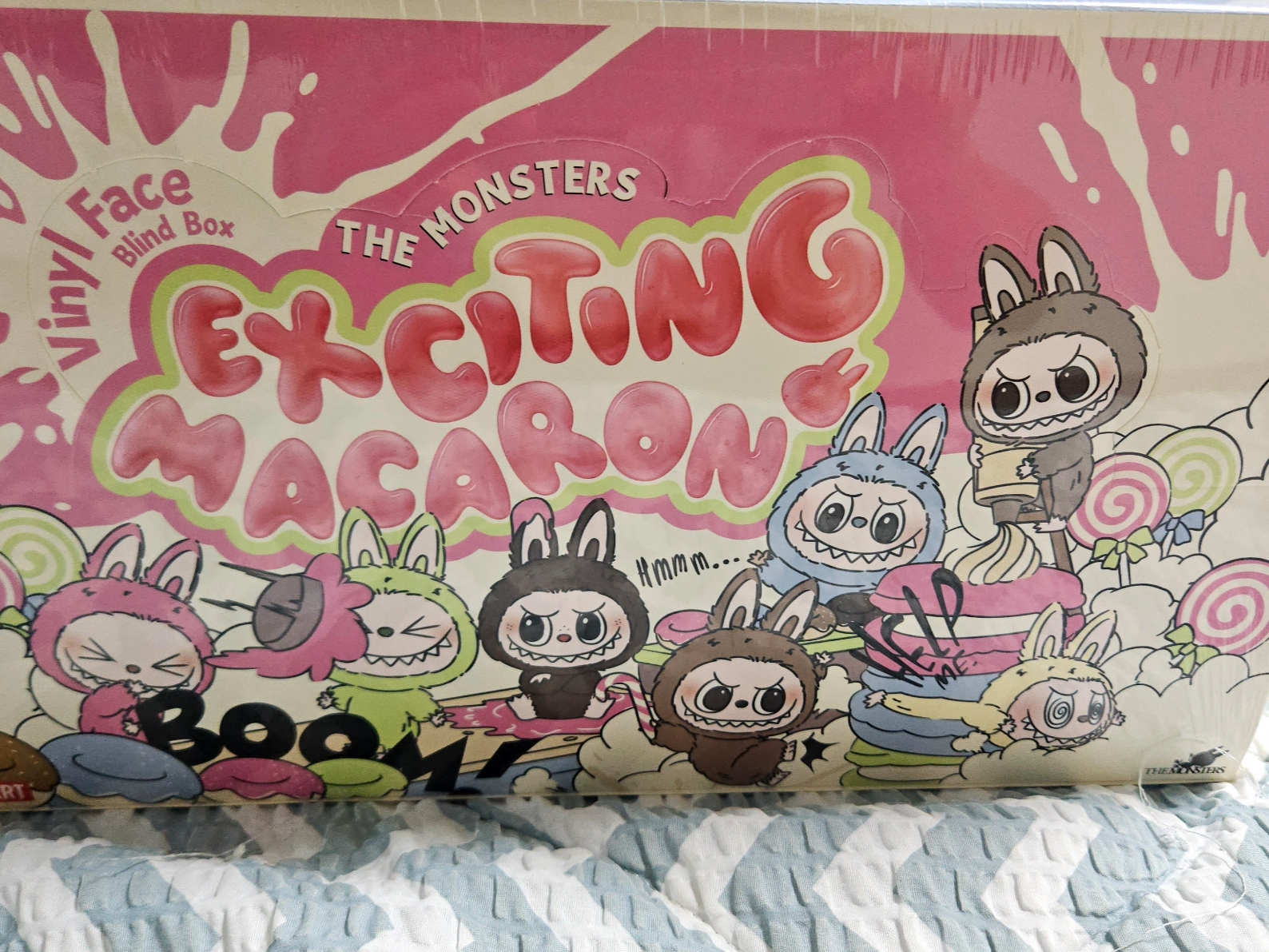 Pop Mart The Monsters Labubu Tasty Macarons Series Sealed Case (6 Blind Boxes) 착용 스타일 - 3