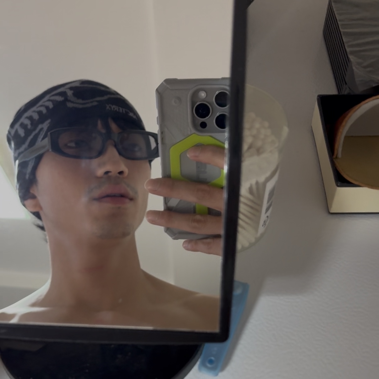Arc'teryx Bird Head Toque Black Void 착용 스타일