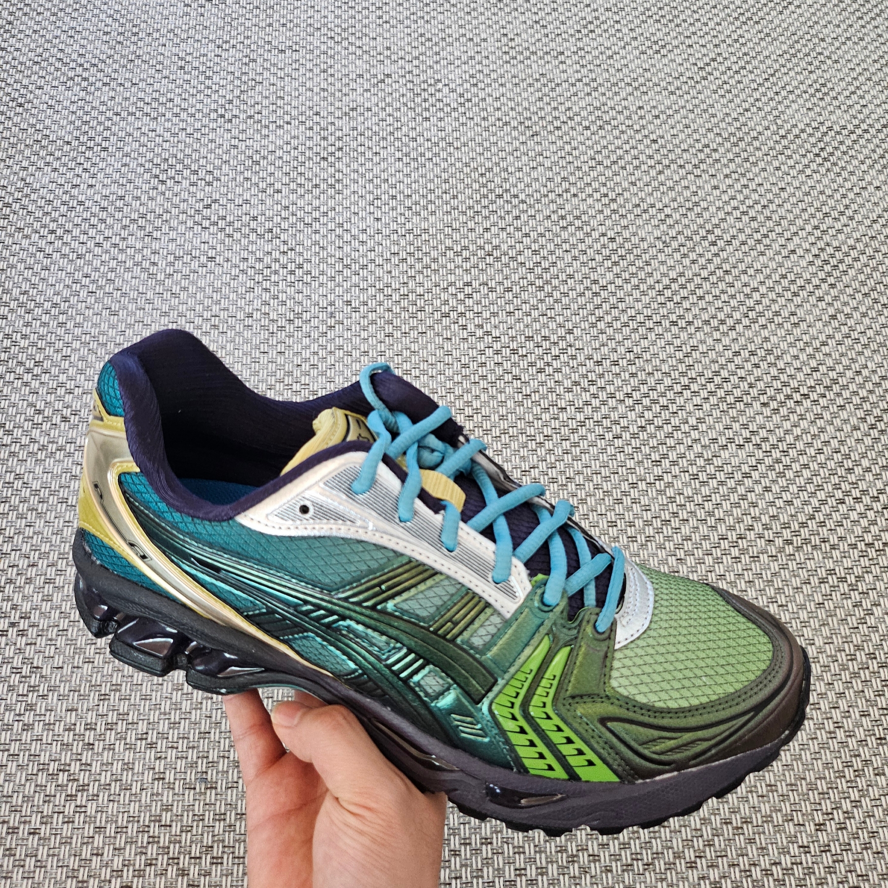Asics x P.Andrade Gel-Kayano 14 Gradation Green 착용 스타일