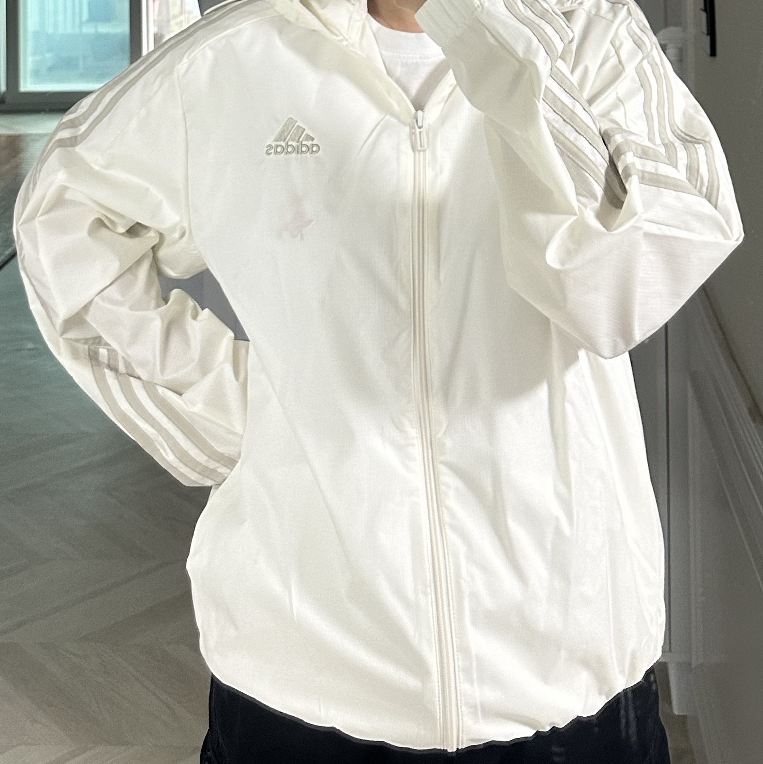 Adidas Essential 3S Woven Windbreaker Jacket Off White - KR Sizing 착용 스타일 - 1