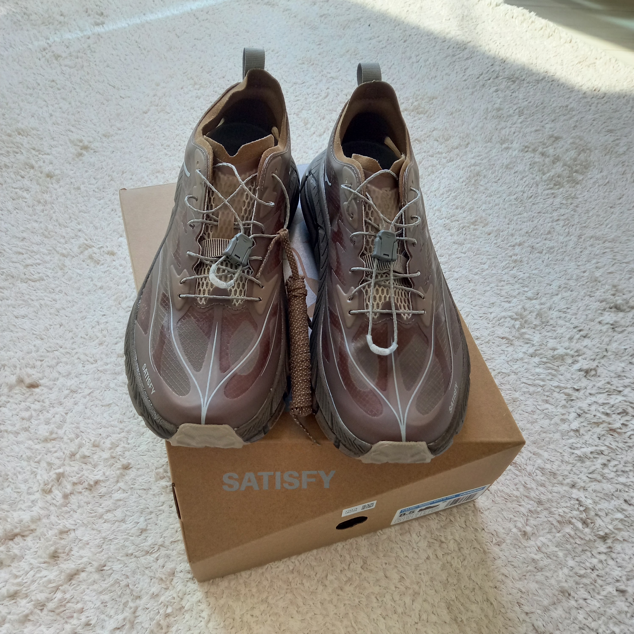 Hoka x Satisfy Mafate Speed 4 Lite Rubber 착용 스타일 - 10