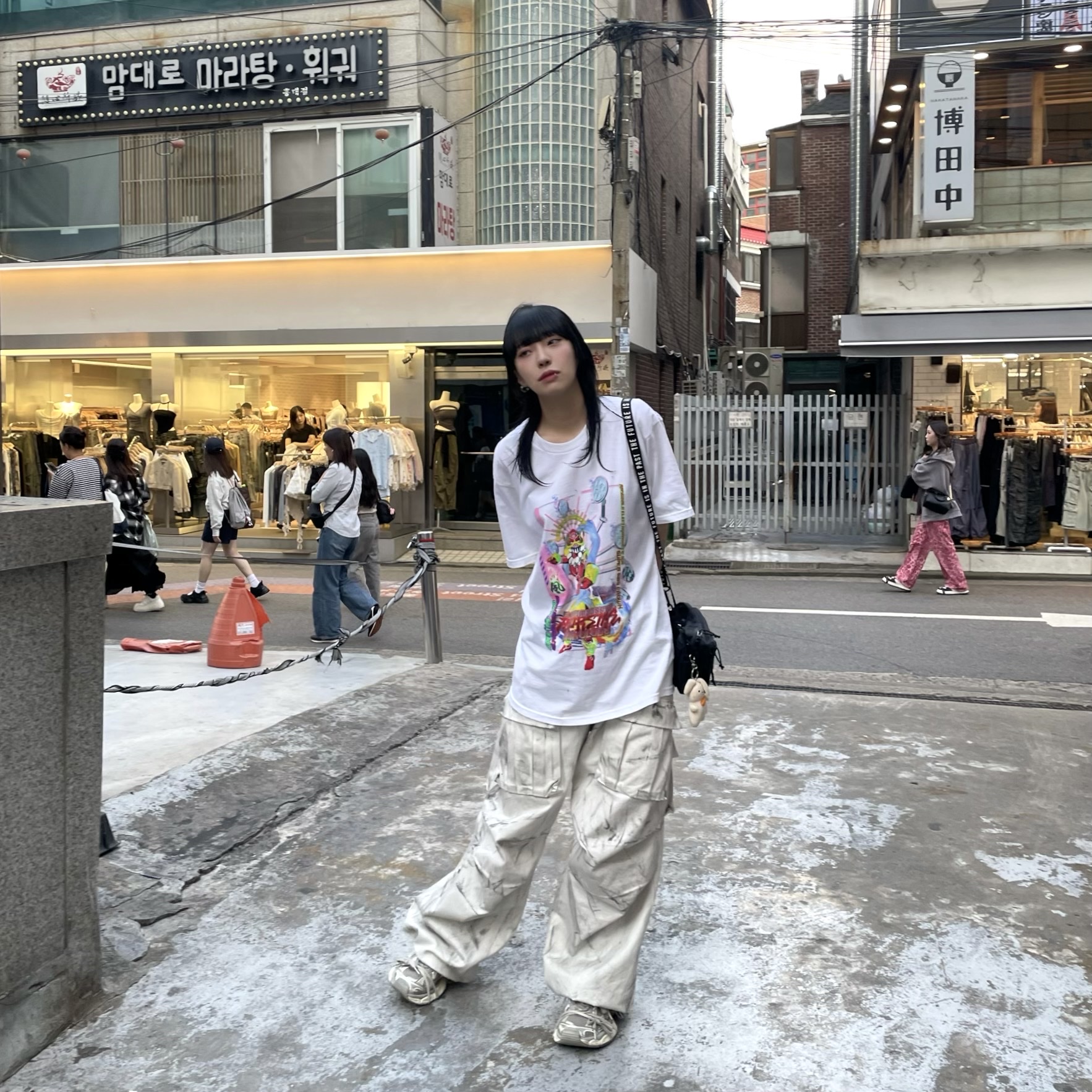 Balenciaga 3XL Sneakers Light Beige, Nos Couleurs 01 Cargo Pants Dirty Washing 착용 스타일 - 1