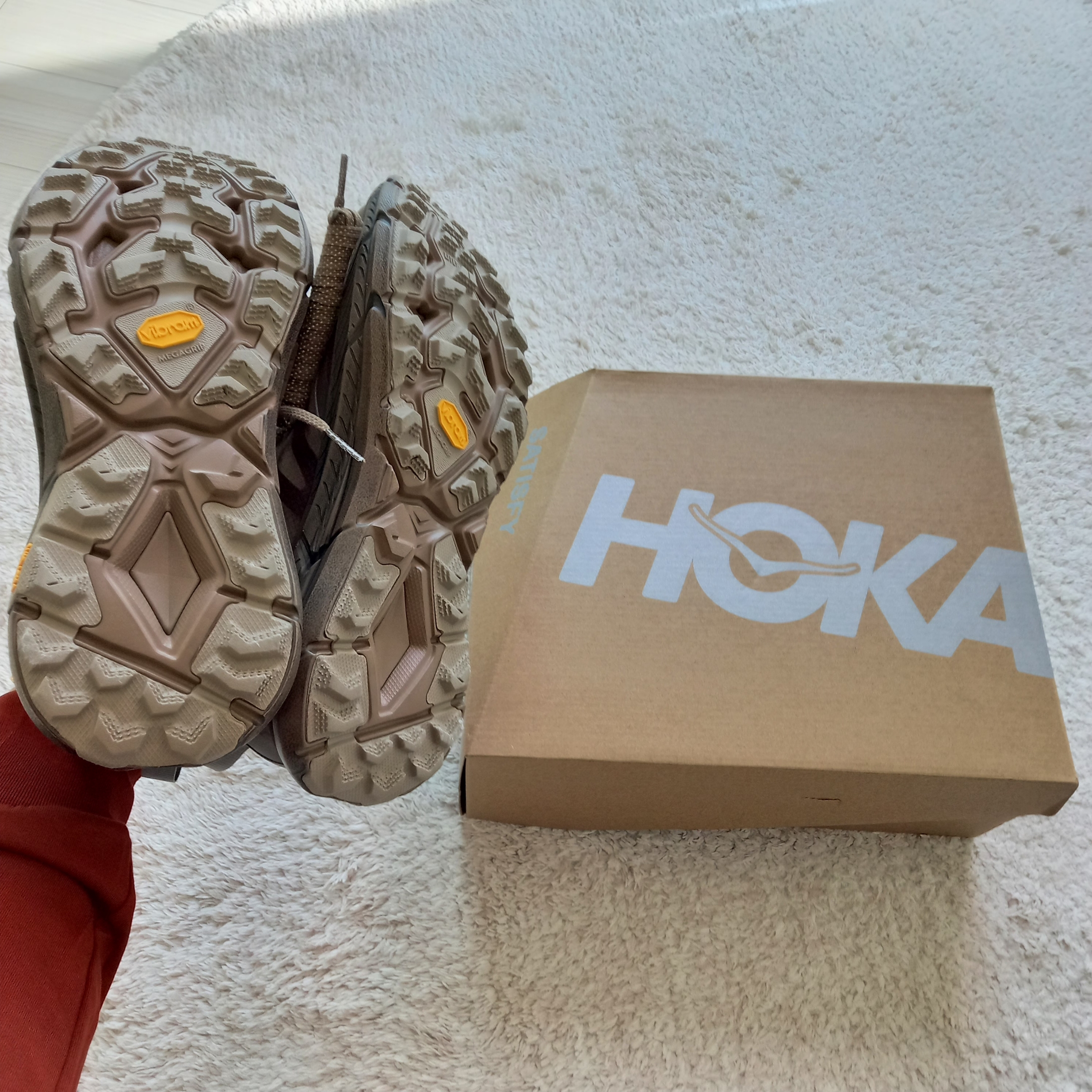 Hoka x Satisfy Mafate Speed 4 Lite Rubber 착용 스타일 - 9