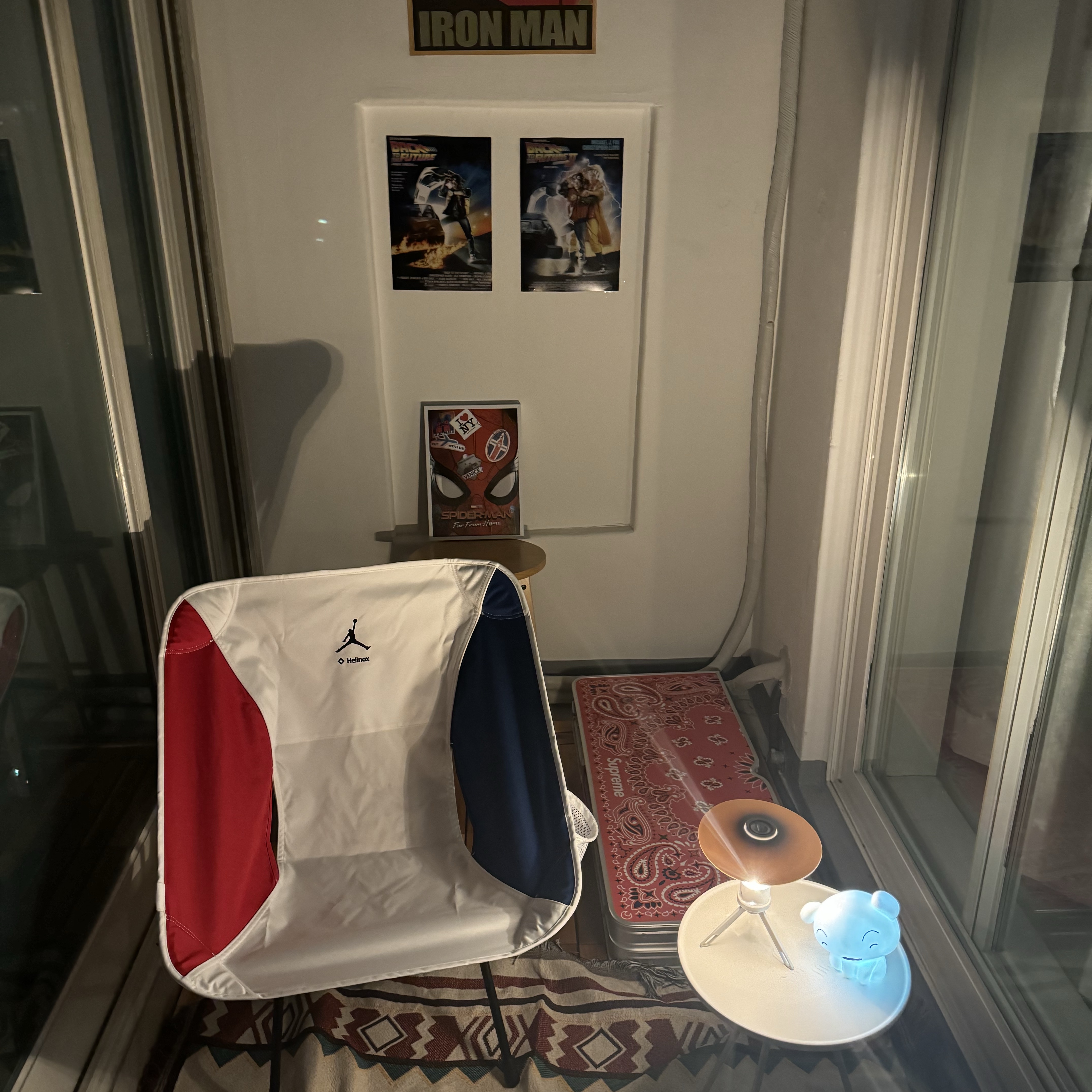 Helinox x Jordan Chair One, Supreme x Coleman Folding Table Set Red - 24SS 착용 스타일