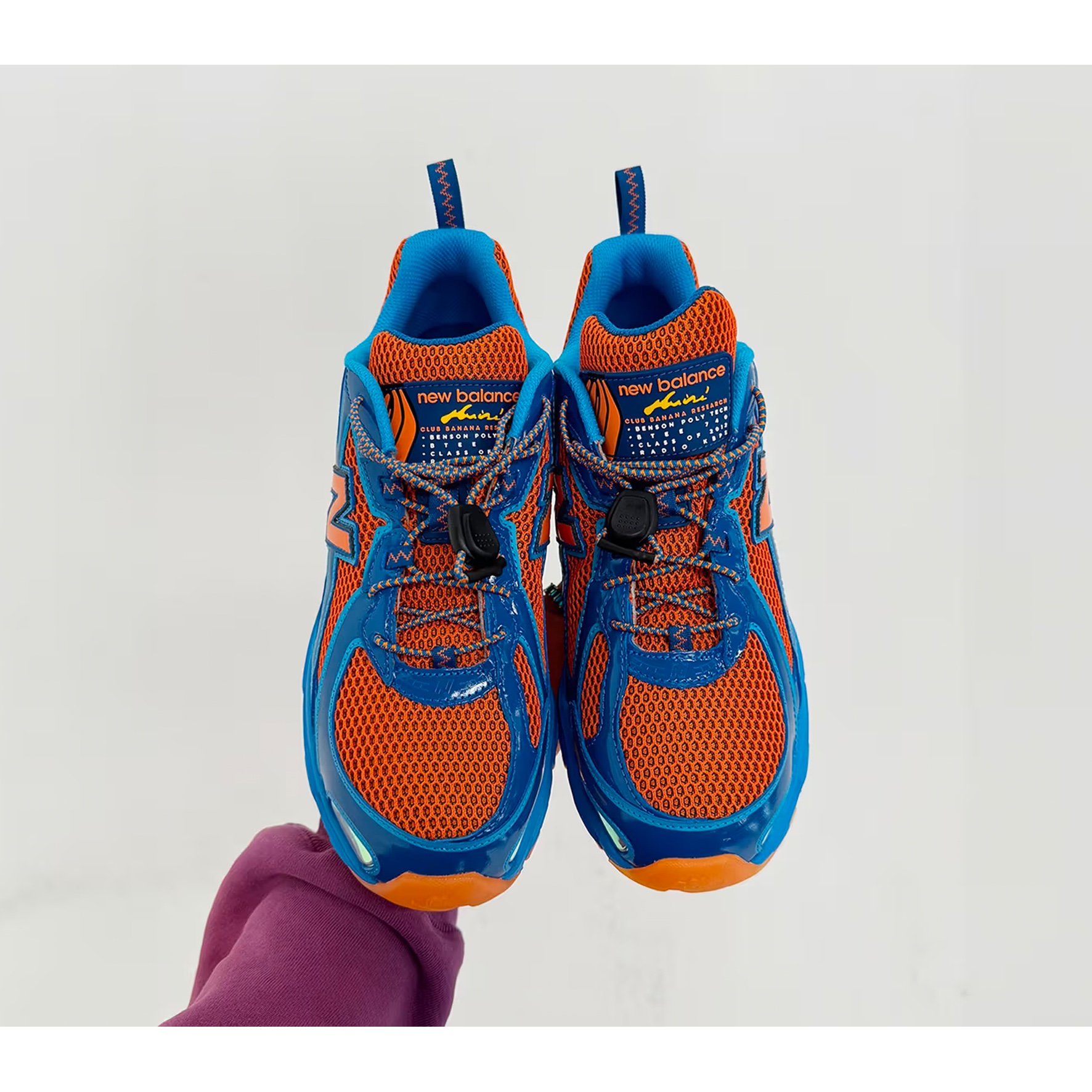 New Balance x Amine 740v2 Snorkel Blue Persimmon Orange 착용 스타일 - 2