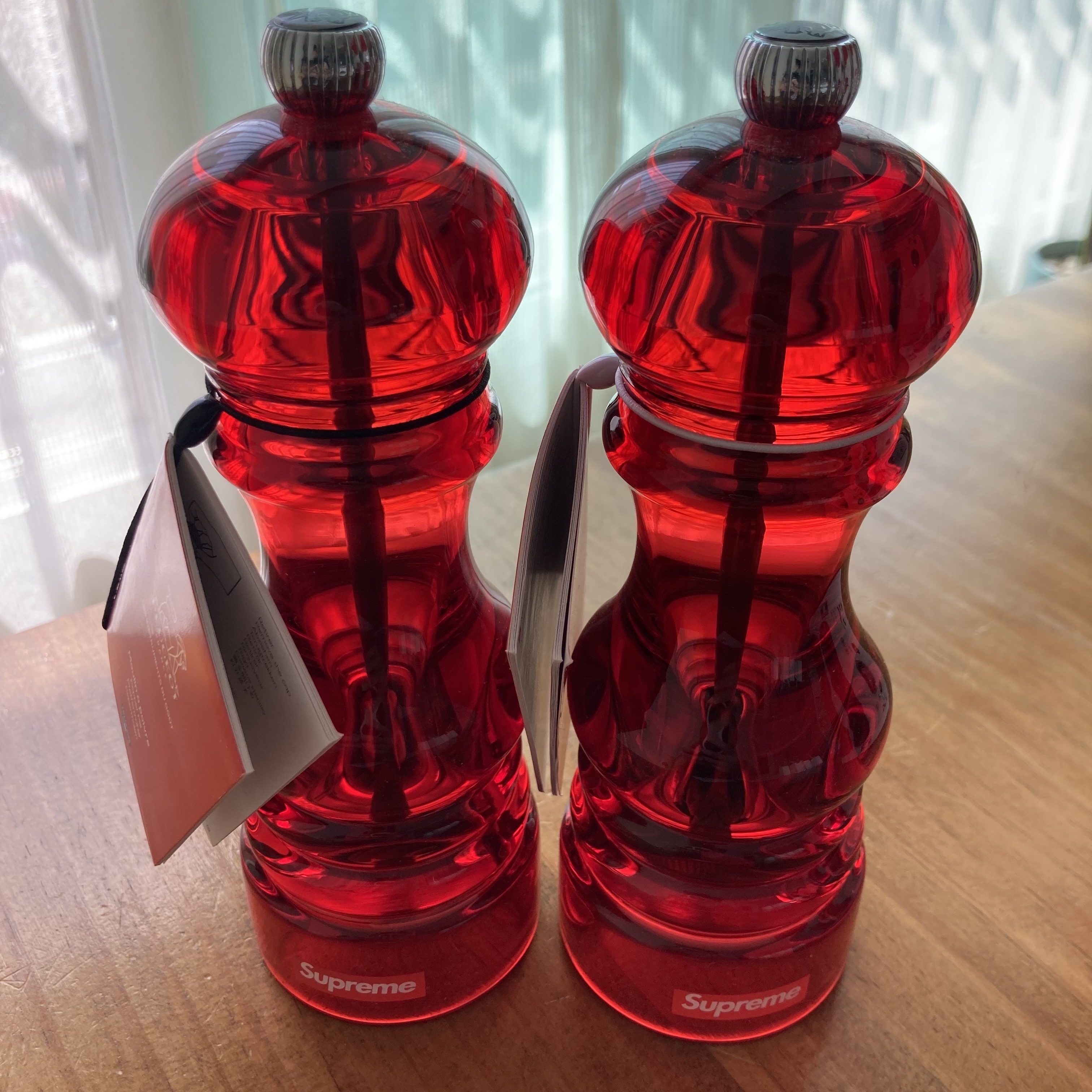 Supreme x Peugeot Salt & Pepper Mill Red (Set of 2) - 24FW 착용 스타일 - 1