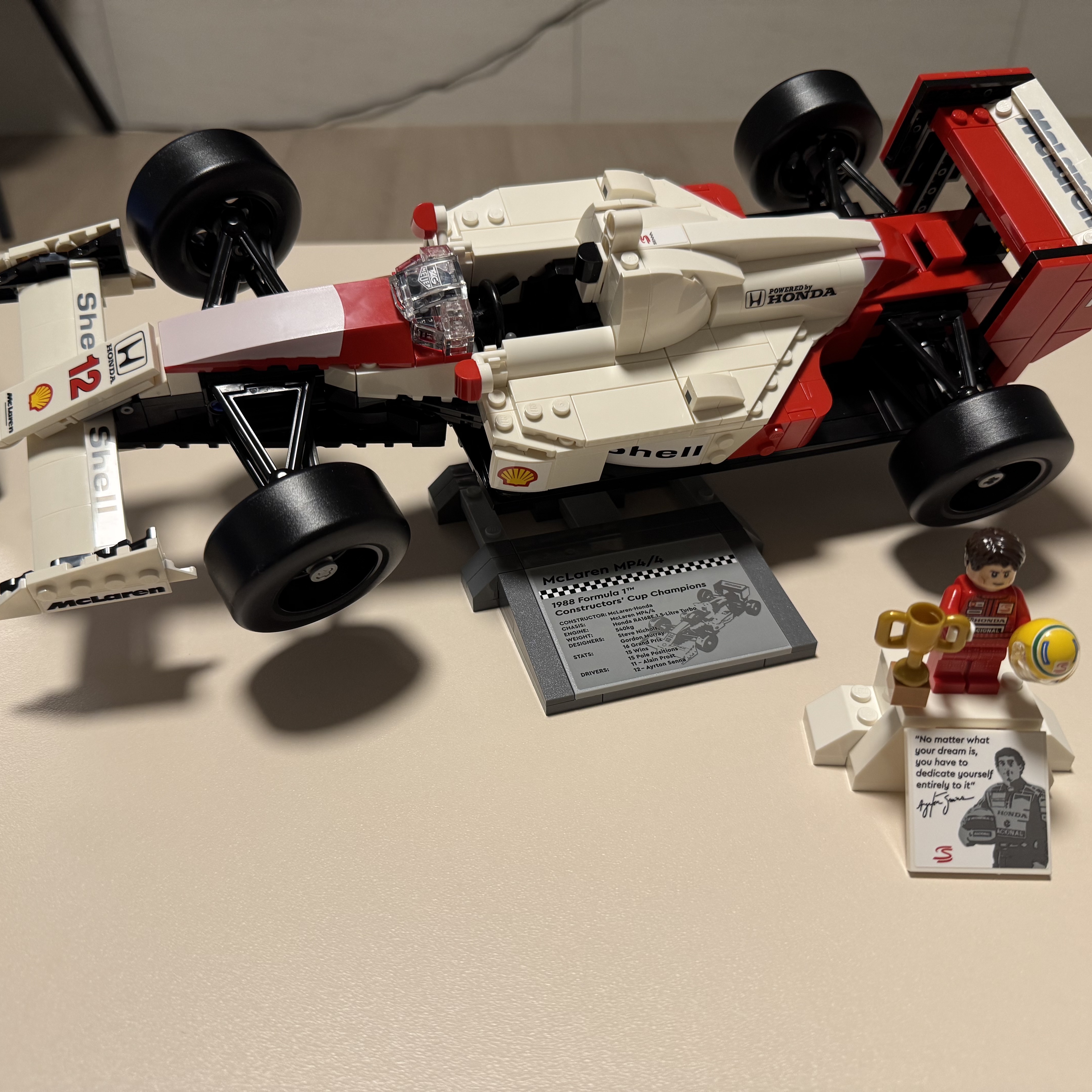 Lego McLaren MP4/4 & Ayrton Senna 착용 스타일