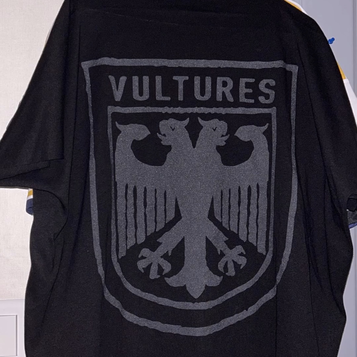 Yeezy Vultures Box T-Shirt Black (Vultures Listening Experience Korea Exclusive) 착용 스타일