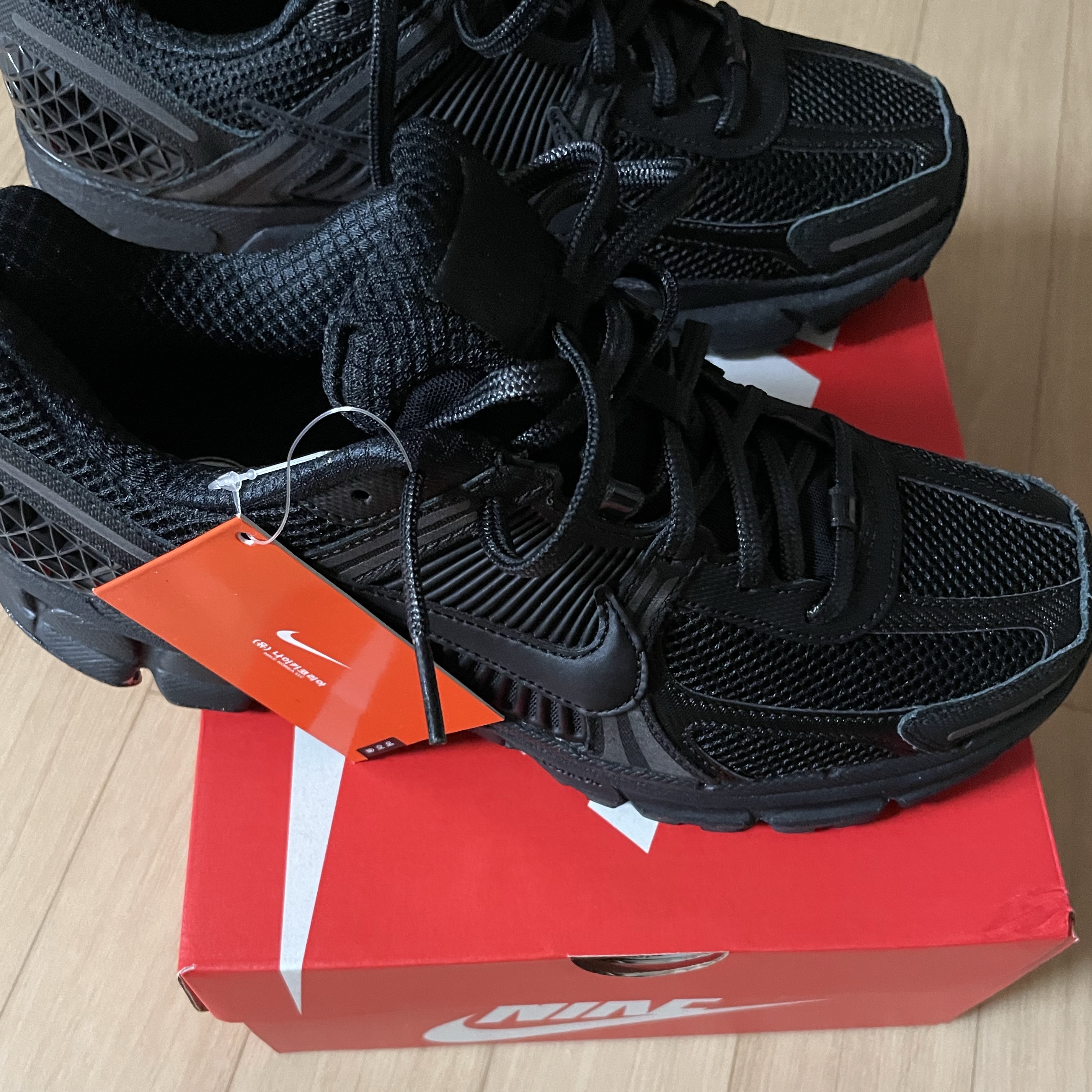 Nike Zoom Vomero 5 SP Black 착용 스타일