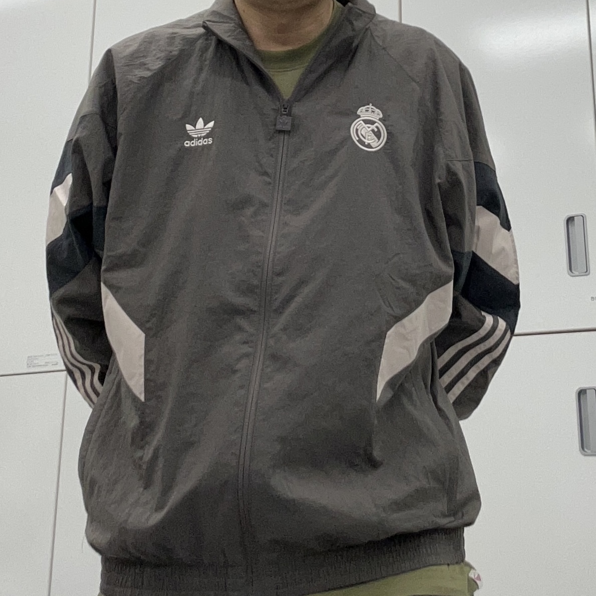 Adidas Real Madrid Originals Track Top Charcoal Grey - KR Sizing 착용 스타일