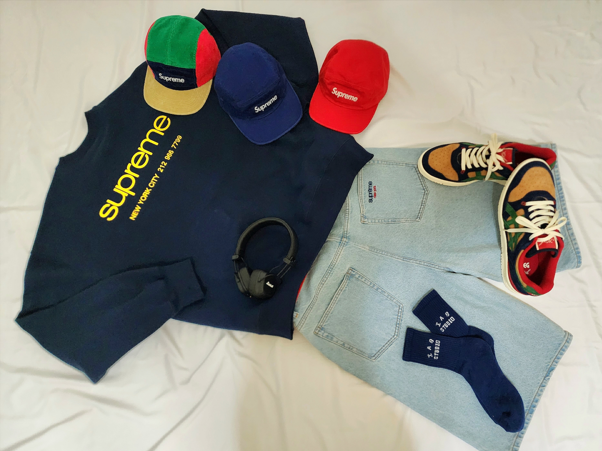 Supreme Washed Chino Twill Camp Cap Navy - 24SS, Supreme Washed Chino Twill Camp Cap Red 착용 스타일 - 1