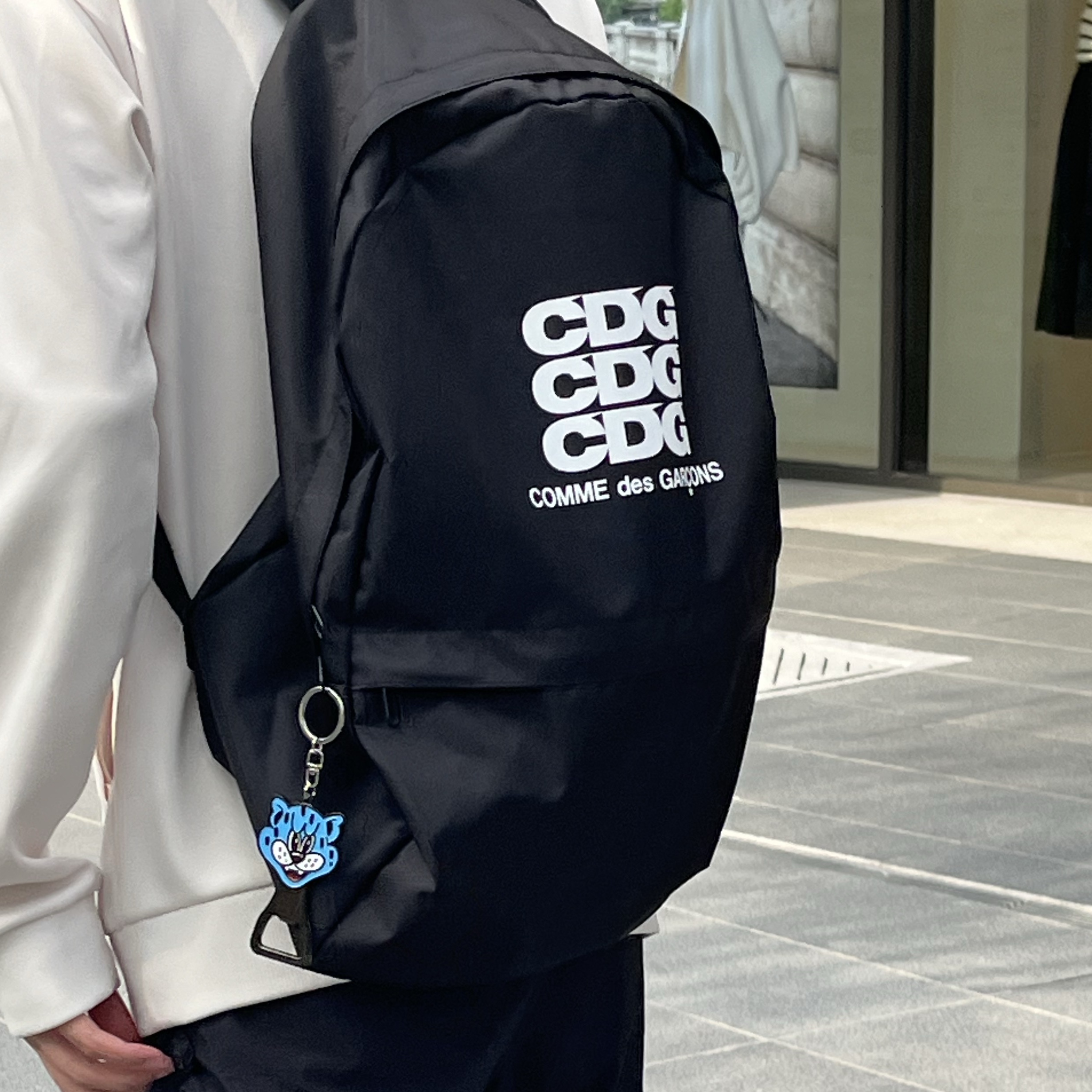 CDG Backpack Black 착용 스타일