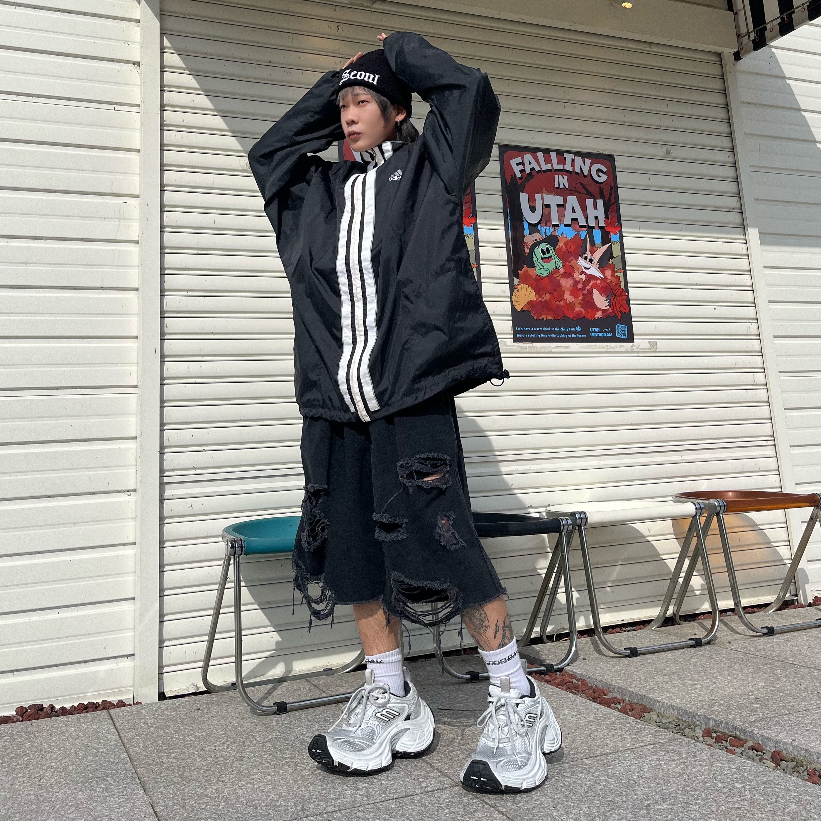 Balenciaga 10XL Sneakers White Grey Silver Black 착용 스타일 - 2