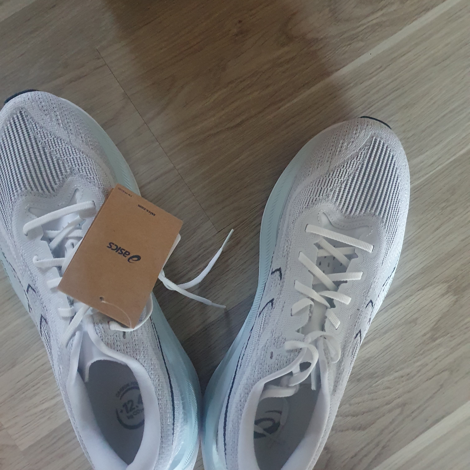 Asics Superblast 2 White Cool Grey 착용 스타일 - 2