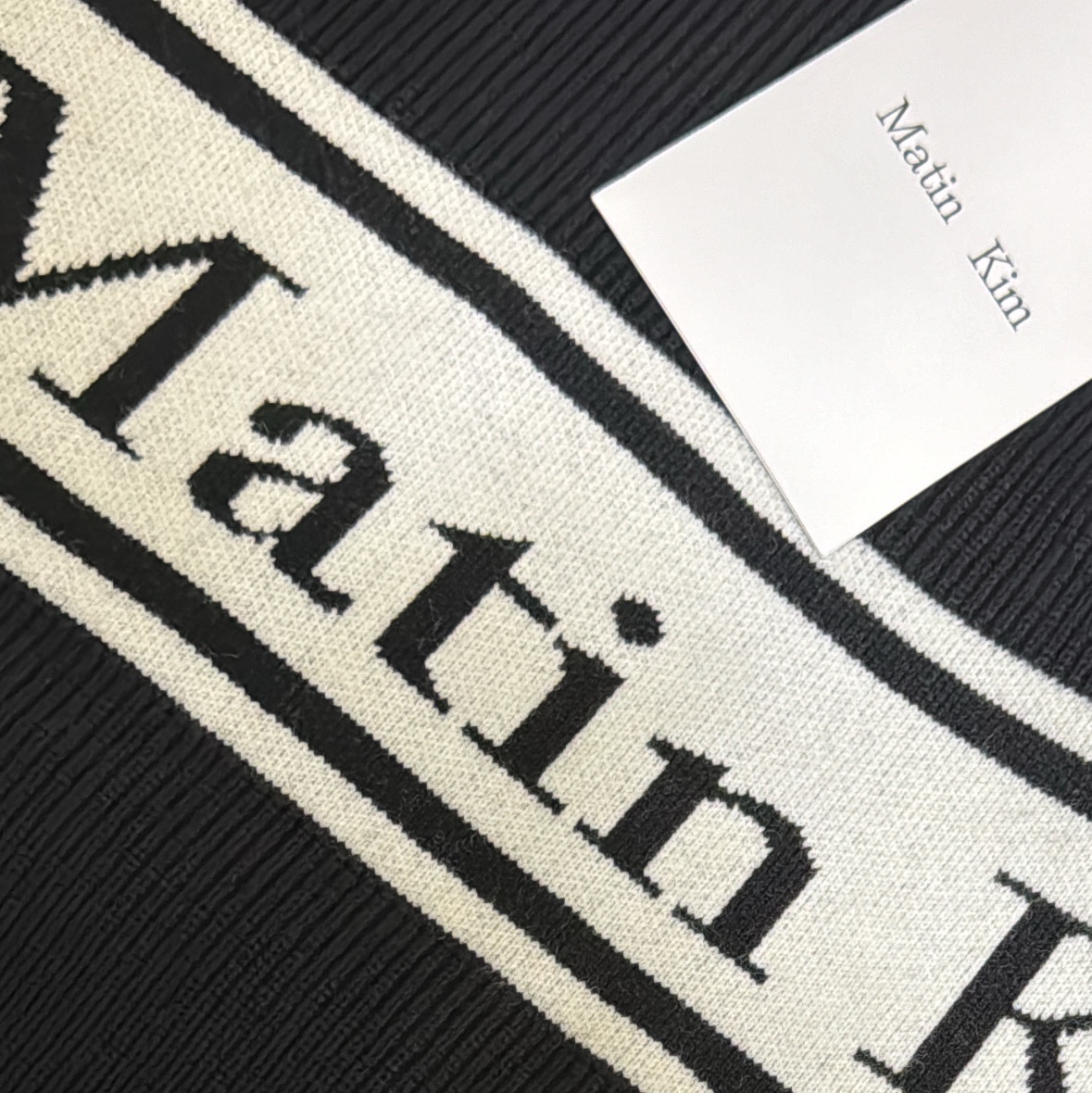 Matin Kim Spell Point Stripe Knit Cardigan Black 착용 스타일