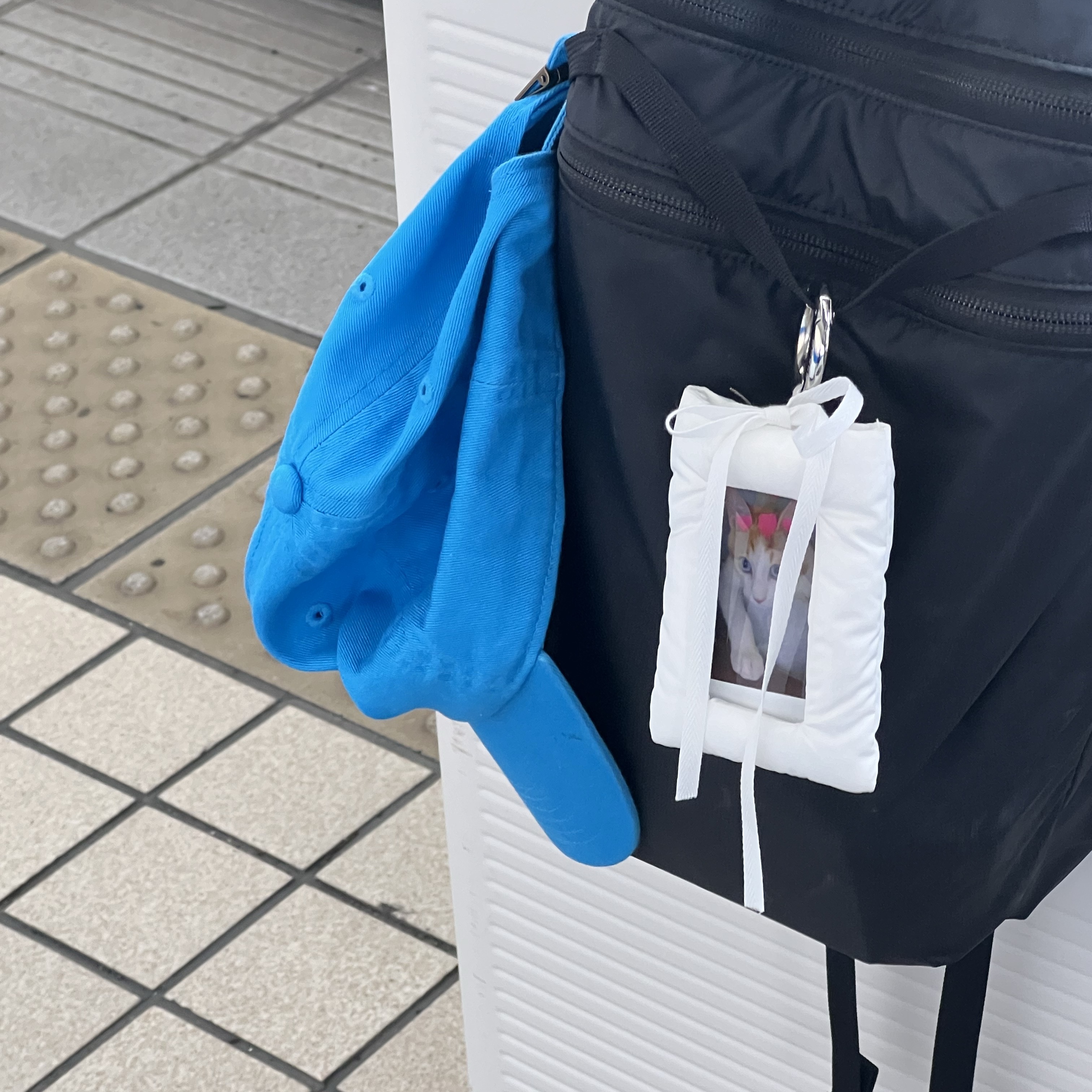 Merge Ball Cap Turquoise, Merge Moment Keyring White 착용 스타일