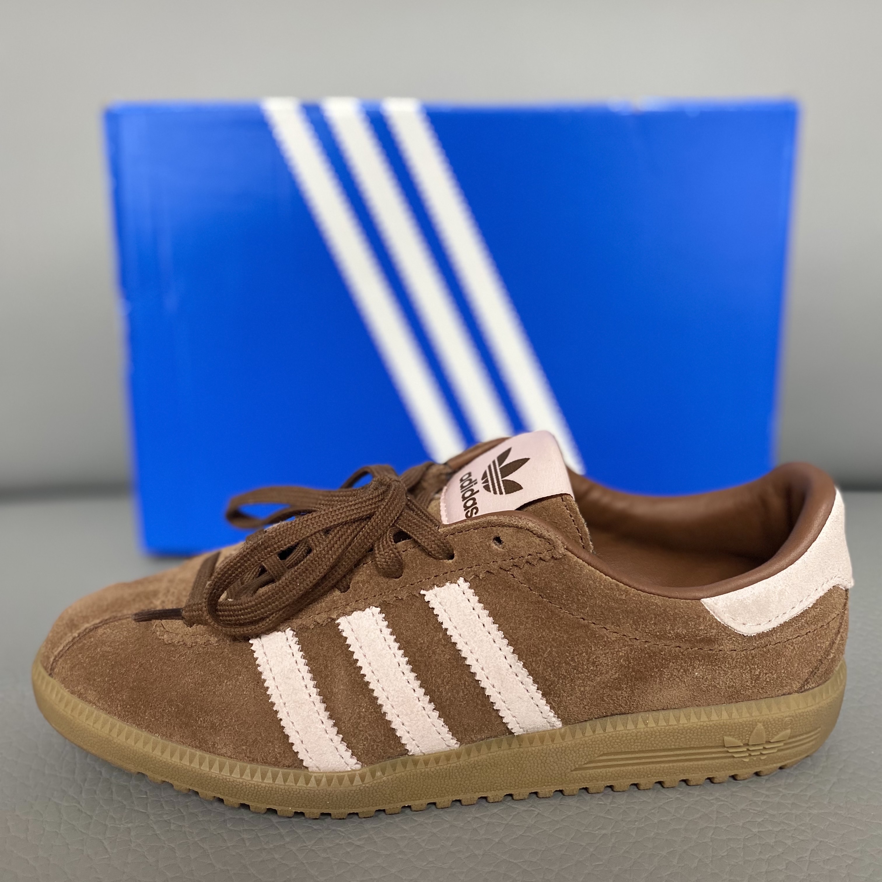 (W) Adidas Bermuda Preloved Brown 착용 스타일